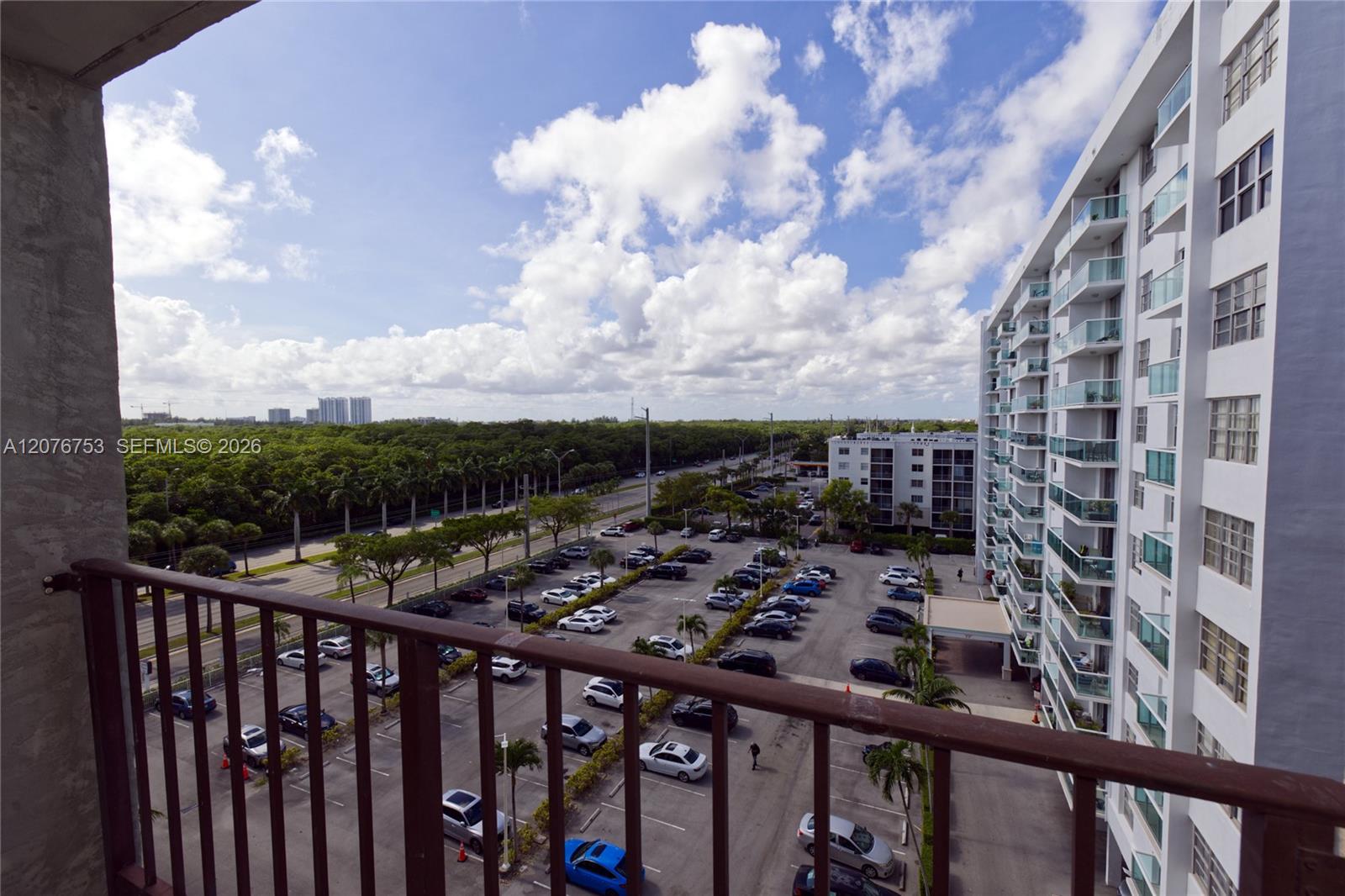 2903 N Miami Beach Blvd # 806 — Photo 2