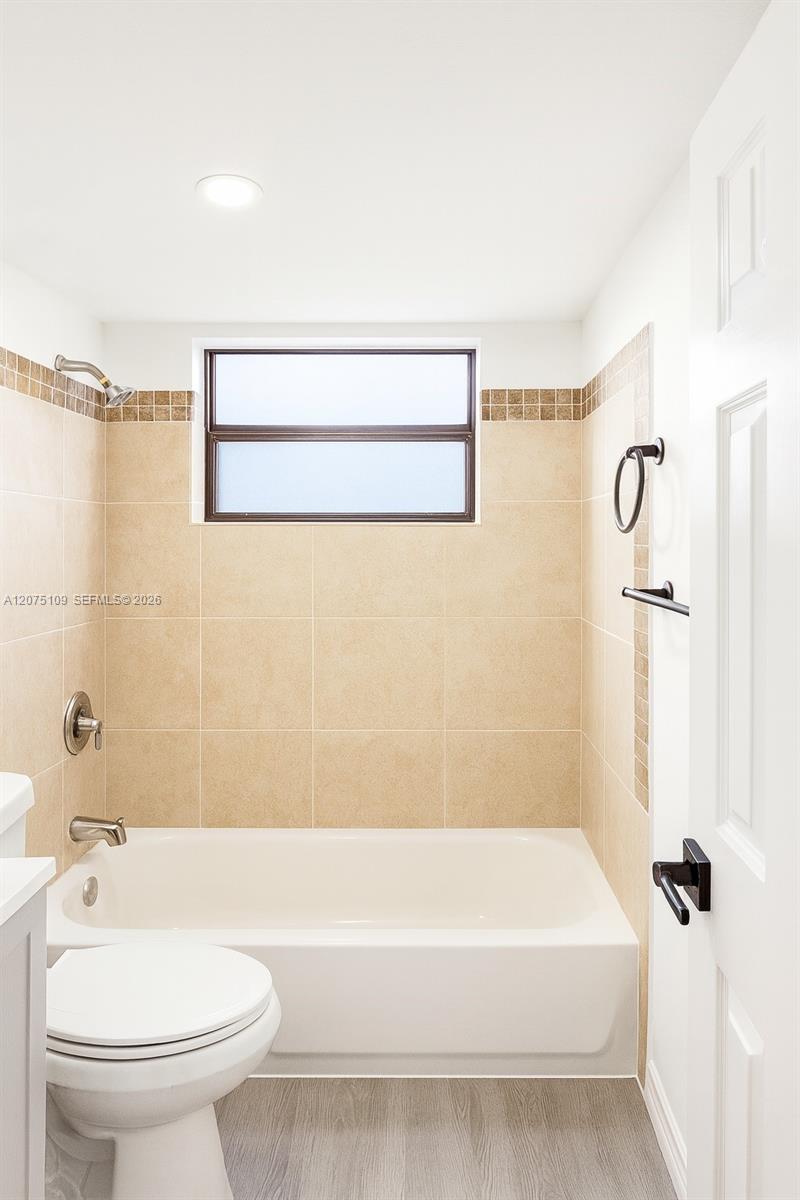 417 NW 2nd Ave # 9 — Photo 4