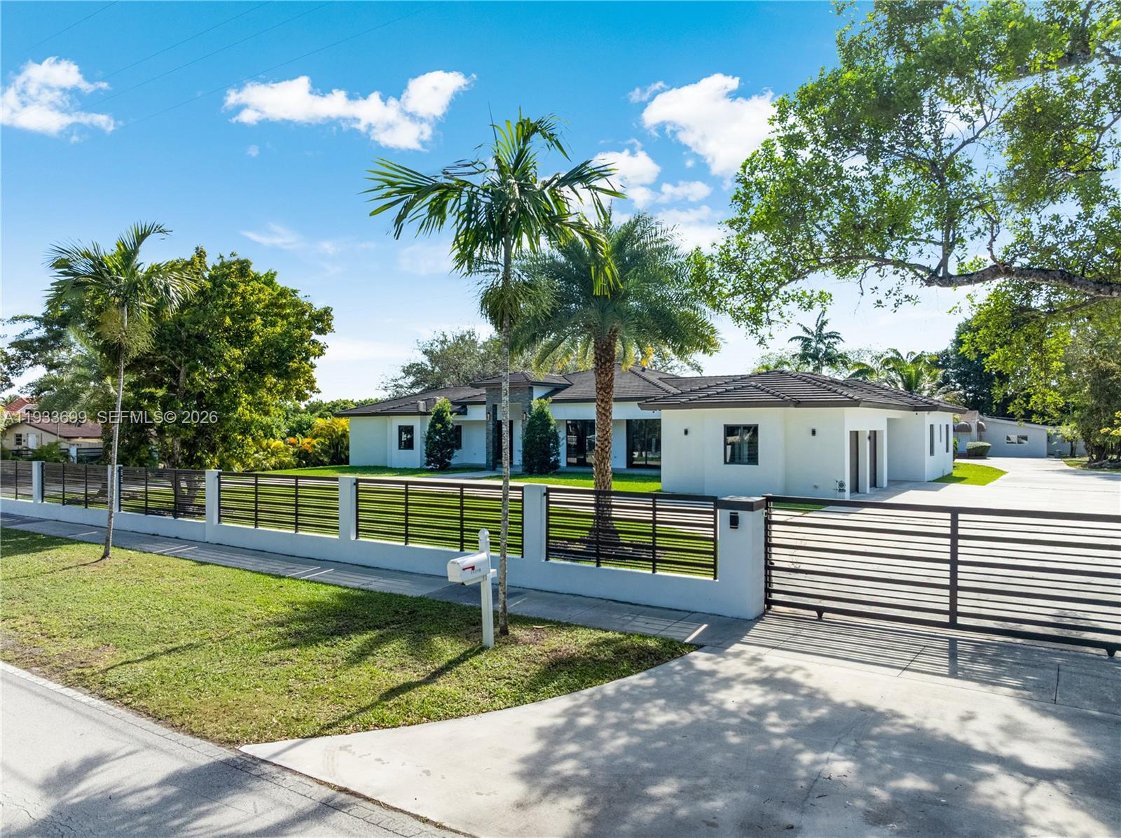 10398 SW 64th St, Miami FL 33173