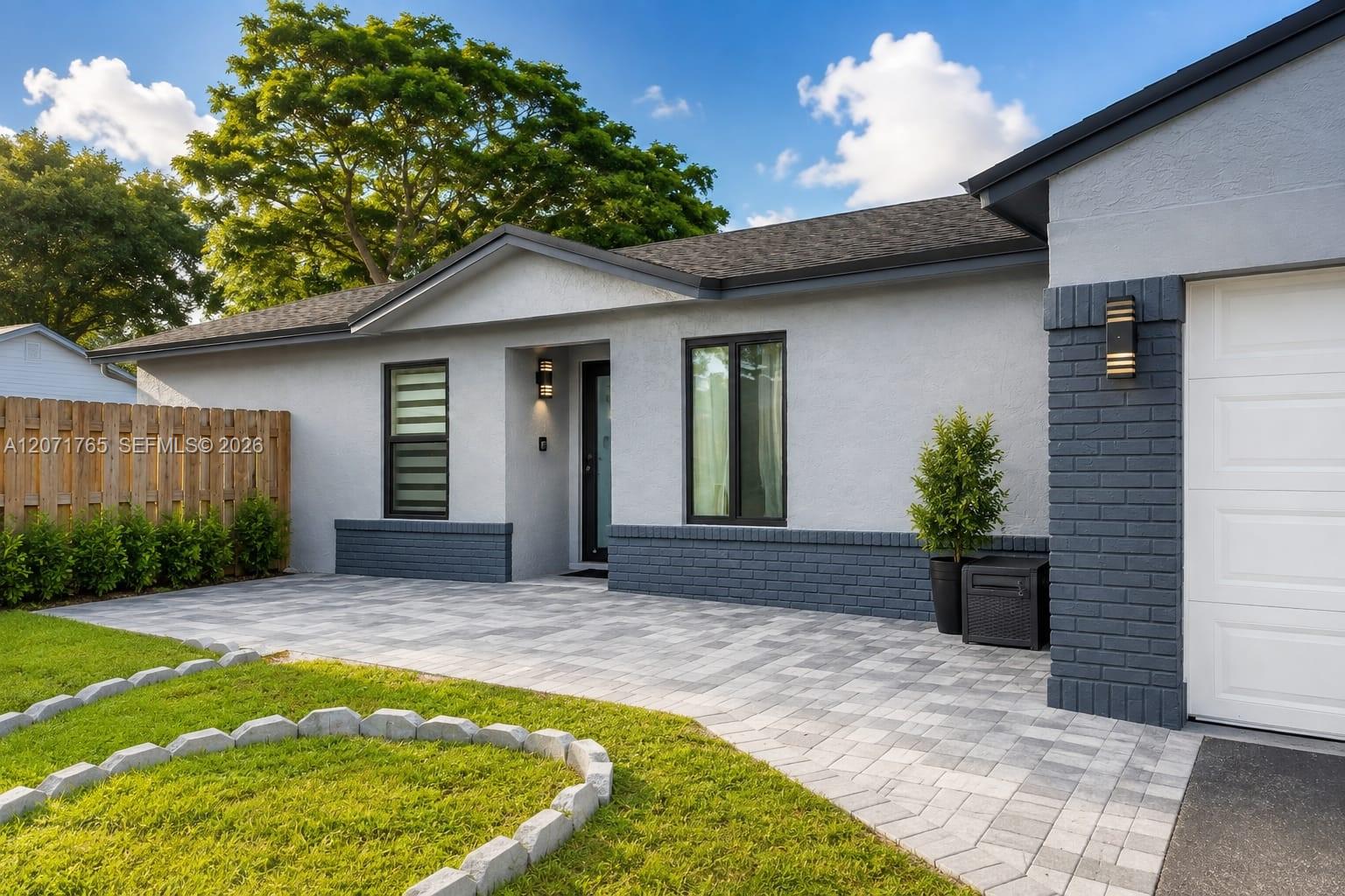 8601 NW 192nd Ter, Hialeah FL 33015