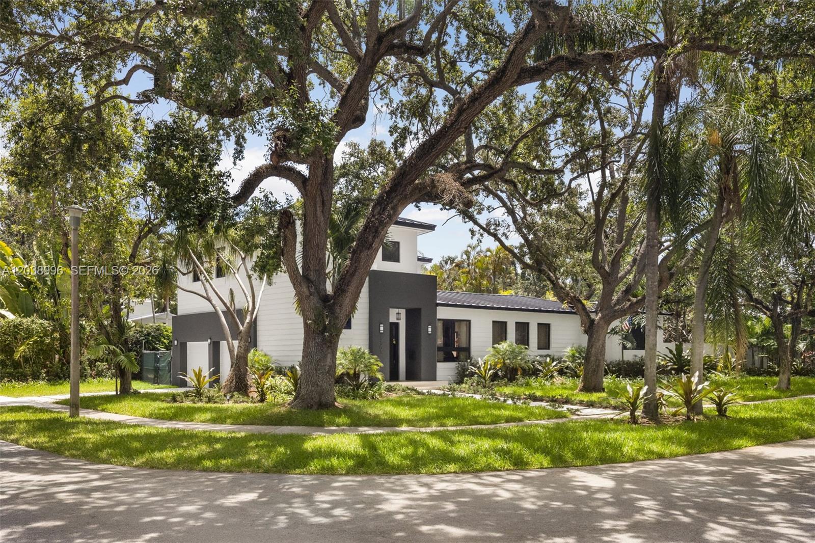 3303 Halissee St, Coconut Grove FL 33133