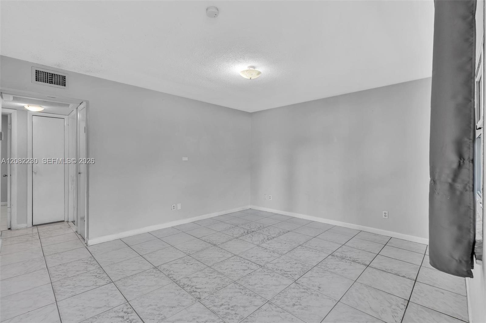 4732 SW 33rd Ave # 203 — Photo 4