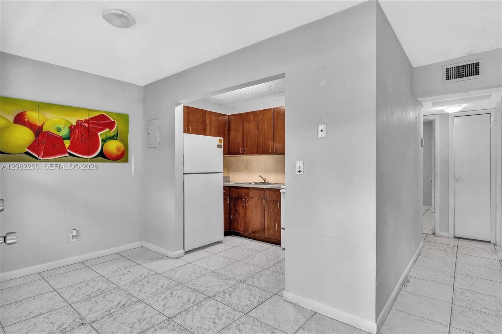4732 SW 33rd Ave # 203 — Photo 5