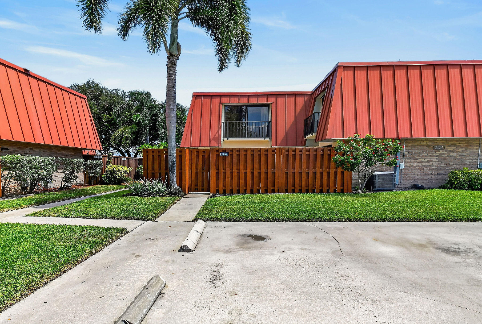 3157 Meridian Way S # A — Photo 2