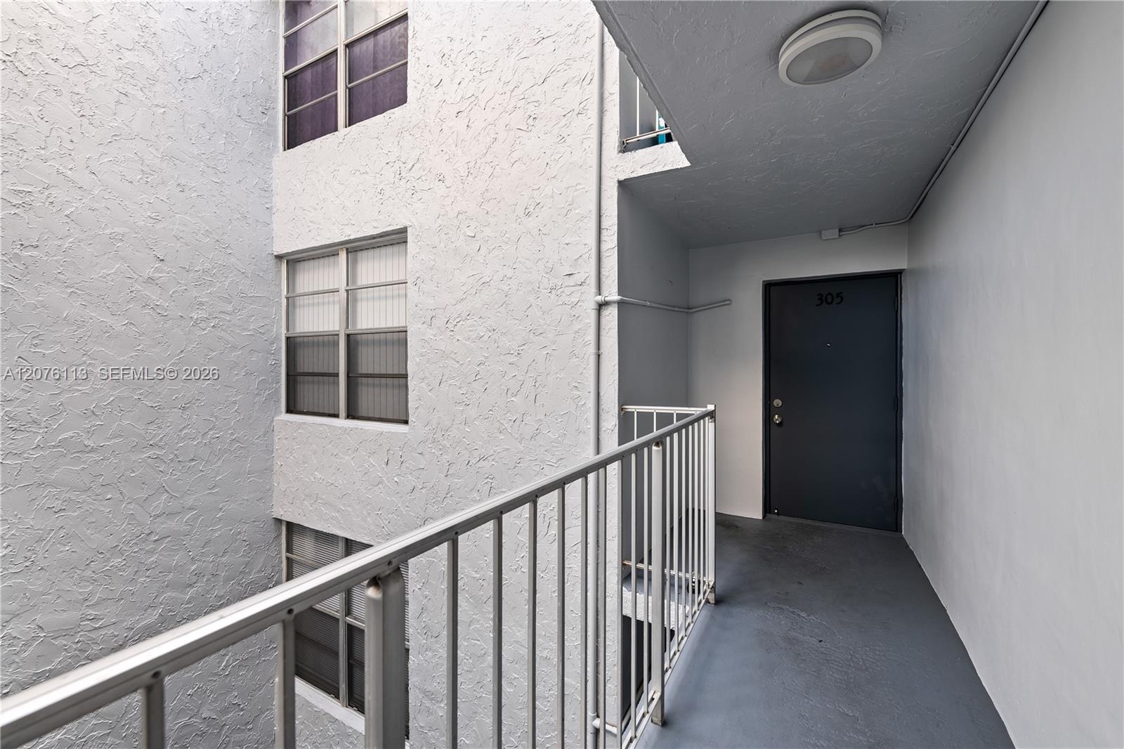 9400 Live Oak Pl # 305 — Photo 3