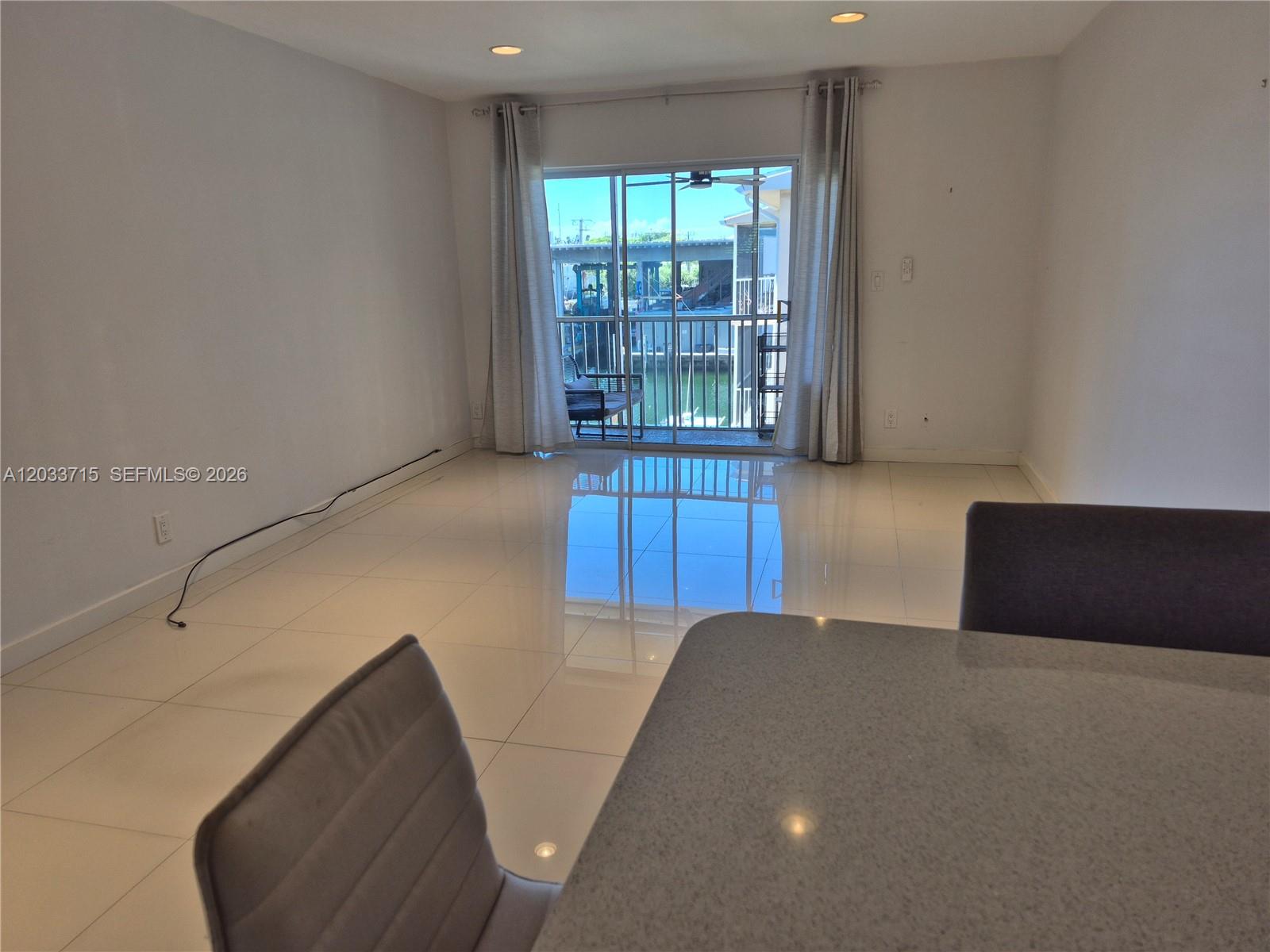 1510 SE 15th St # 307 — Photo 3
