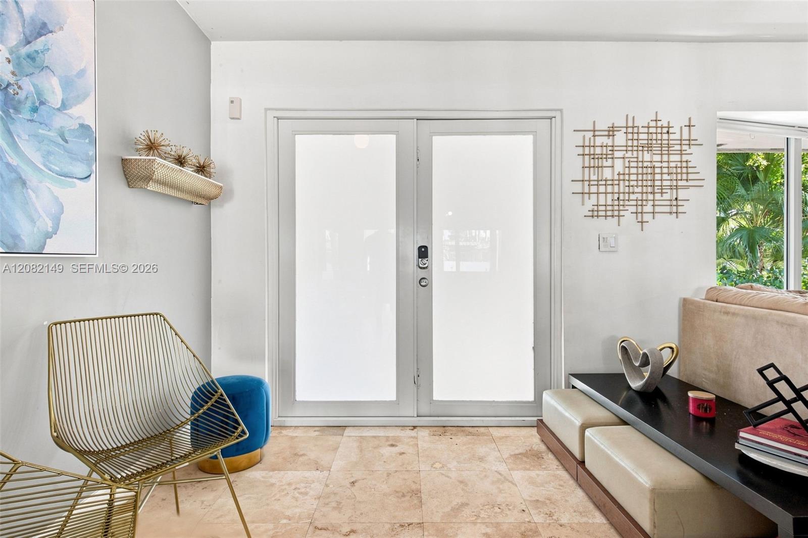 1103 Washington St — Photo 4