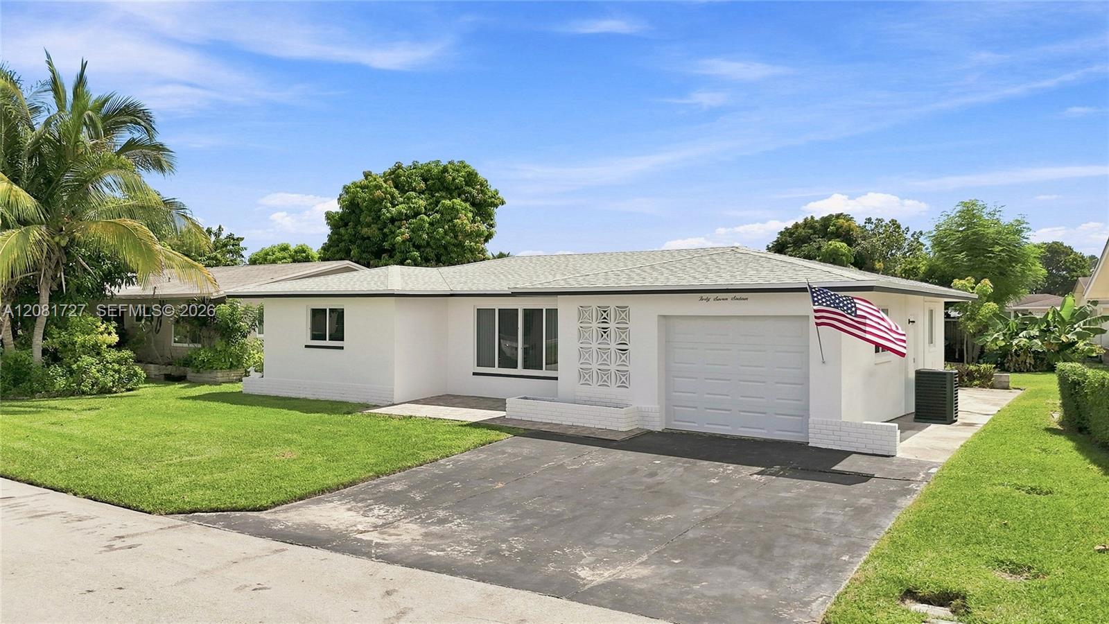 4716 NW 48th Ave — Photo 3