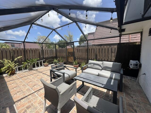 7542 COURTYARD Run E — Photo 2