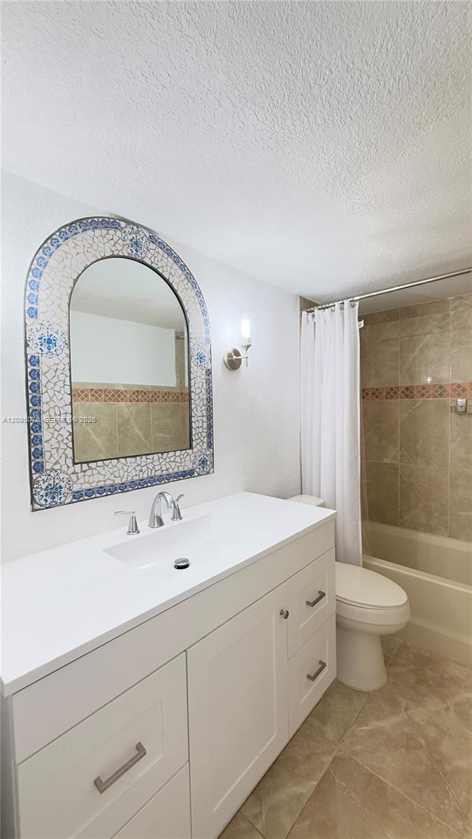 7121 Miami Lakes Dr # Q8 — Photo 5