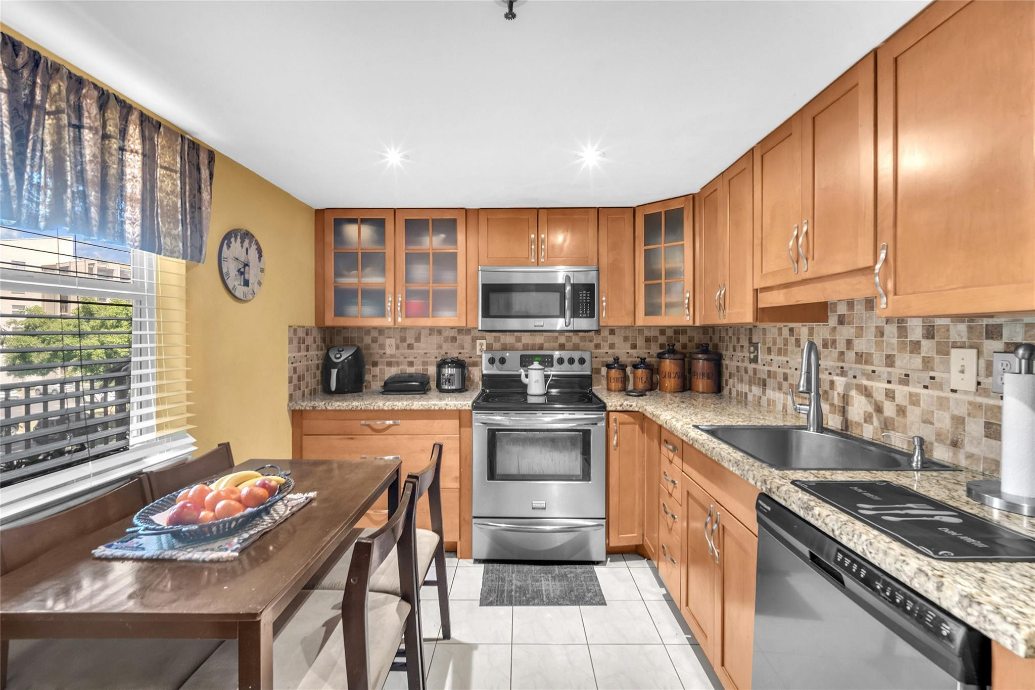 3910 Inverrary Boulevard # B — Photo 2