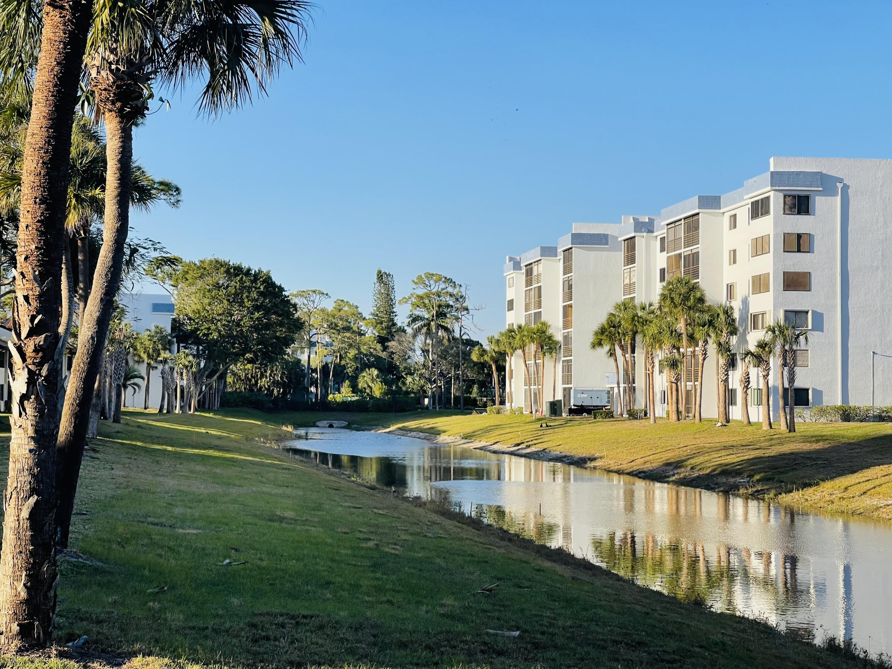 7770 Tahiti Lane # 405, Lake Worth FL 33467