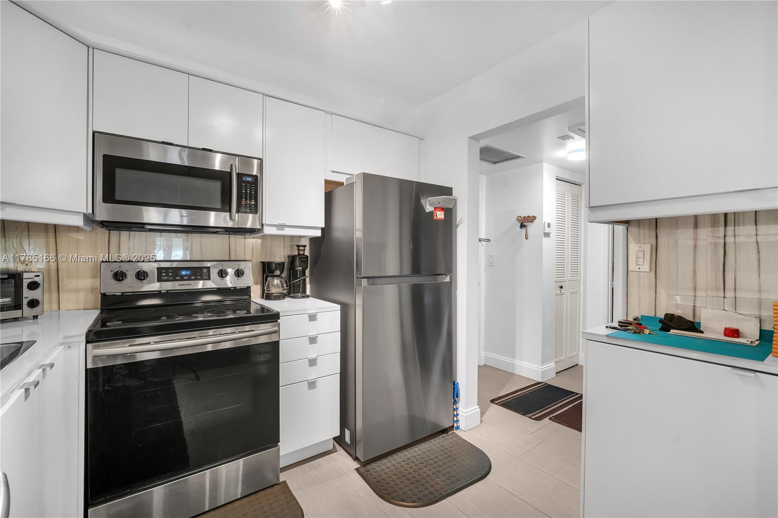 257 S Cypress Rd # 416 — Photo 2