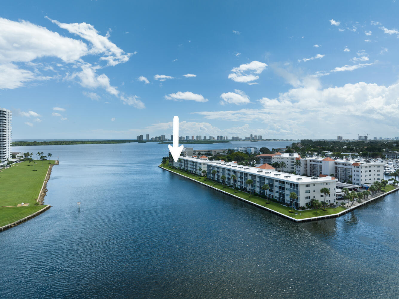 28 Yacht Club Drive # 109, North Palm Beach FL 33408
