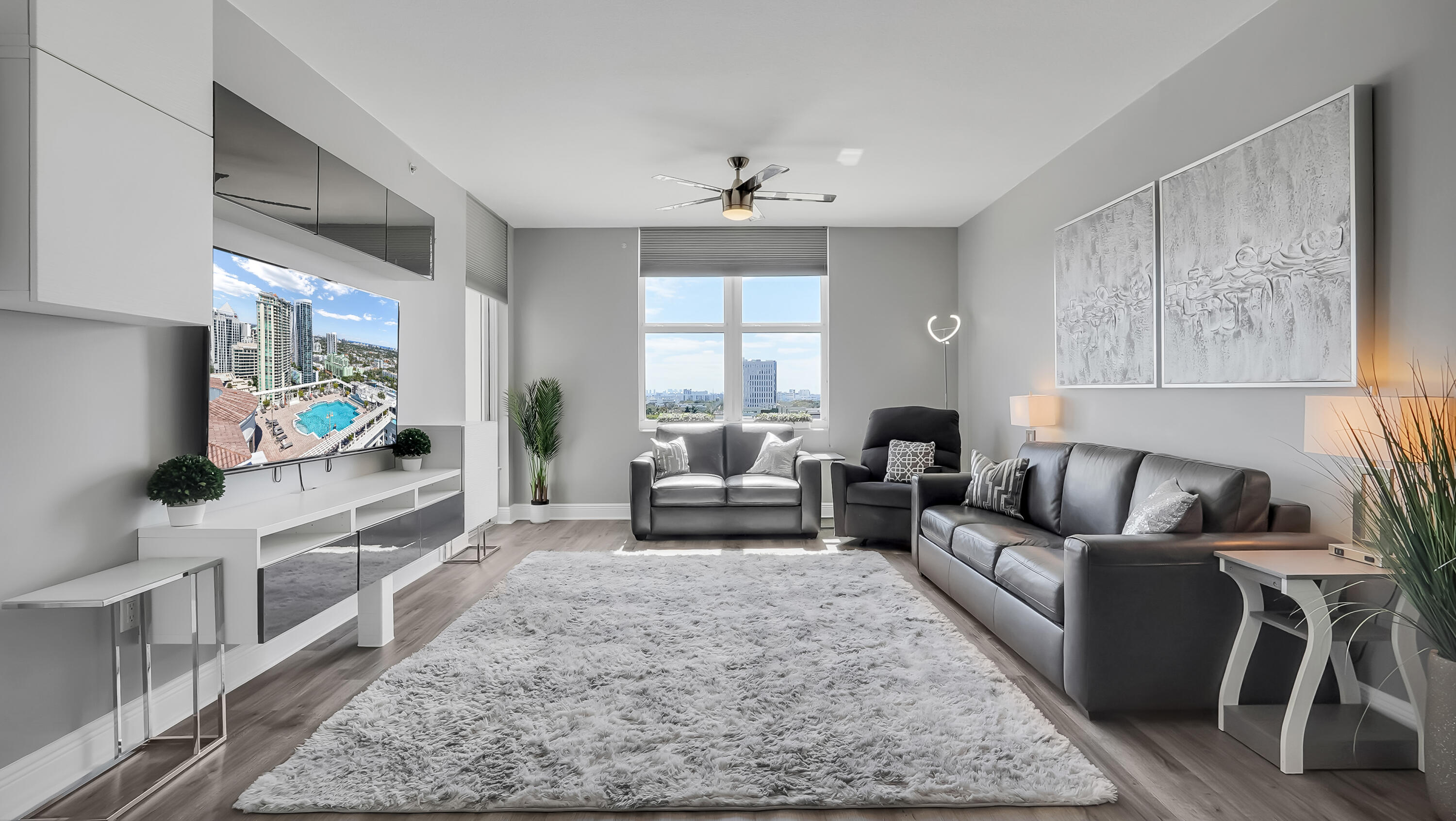511 SE 5th Avenue # 908 — Photo 3
