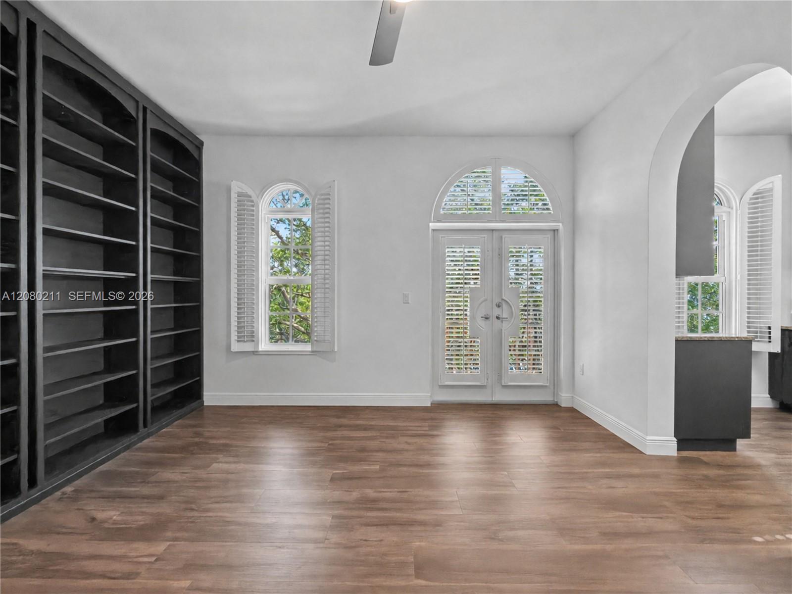 111 Edgewater Dr # 3B — Photo 2