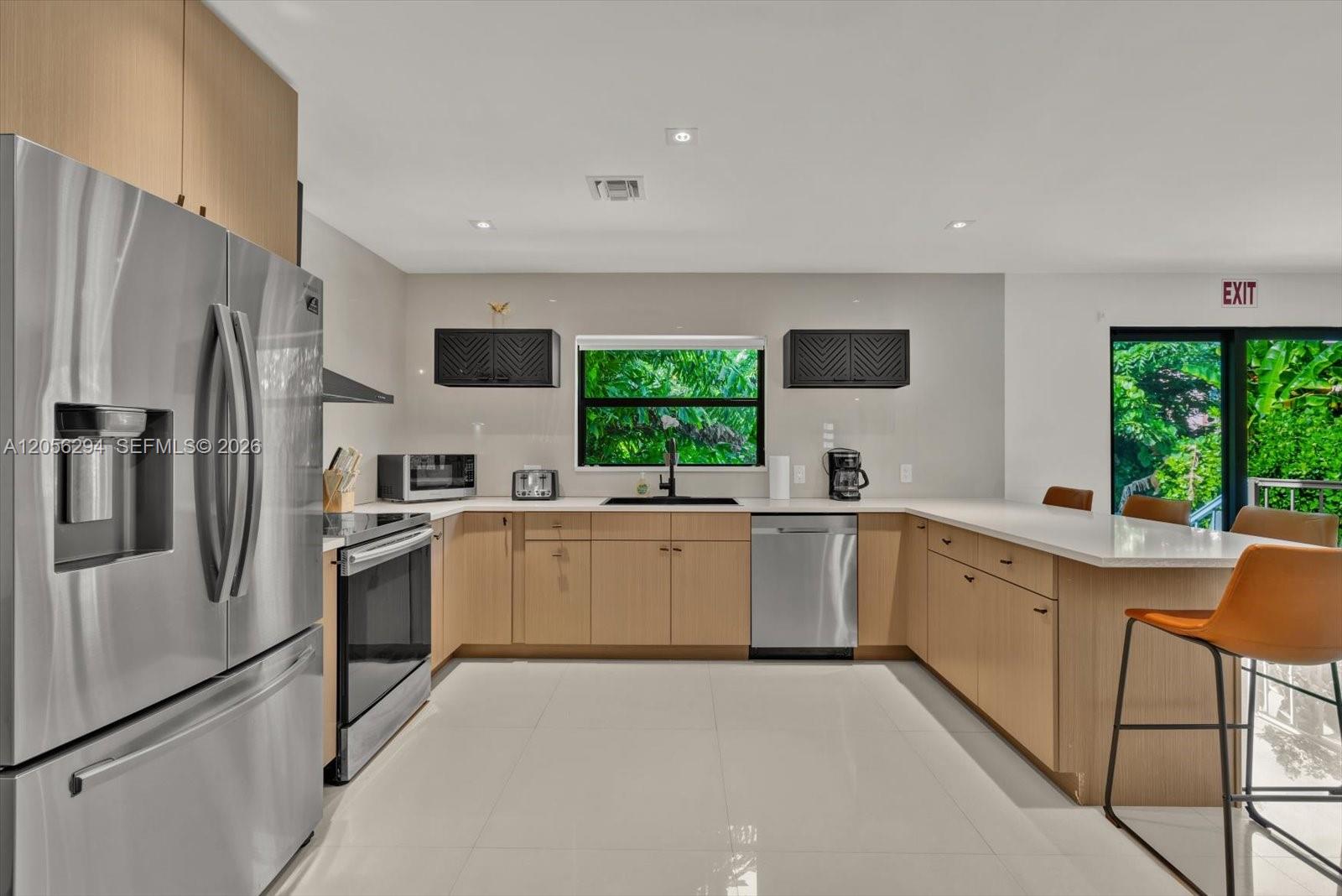 808 SW 29th St — Photo 3