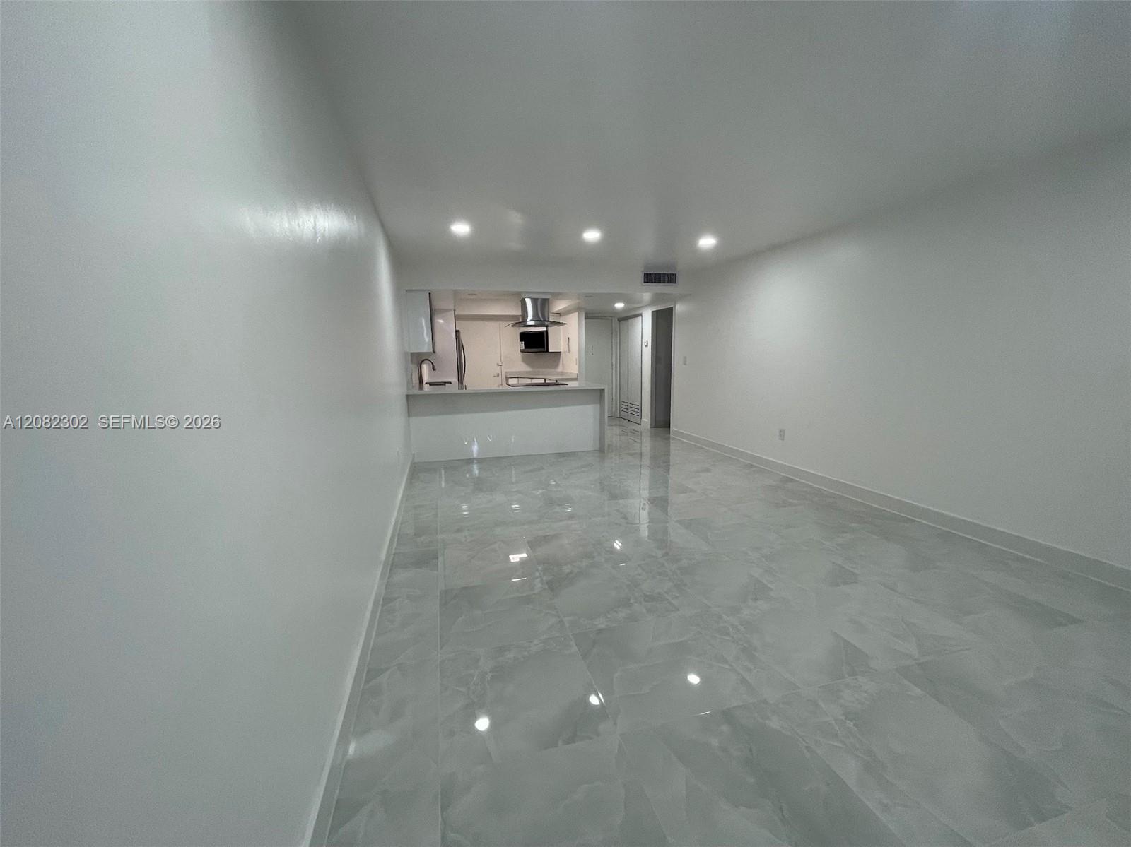 1351 NE Miami Gardens Dr # 1202E — Photo 2