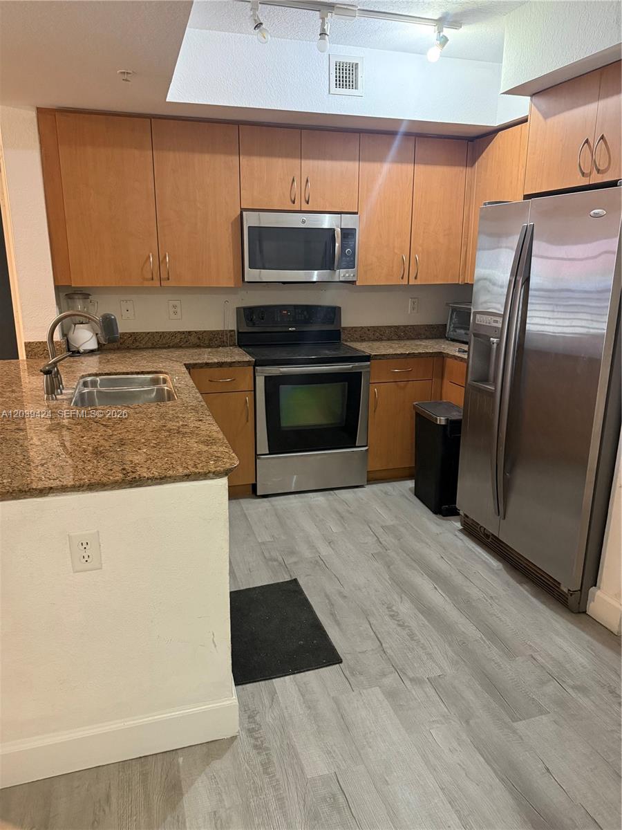 1830 Radius Dr # 203 — Photo 2