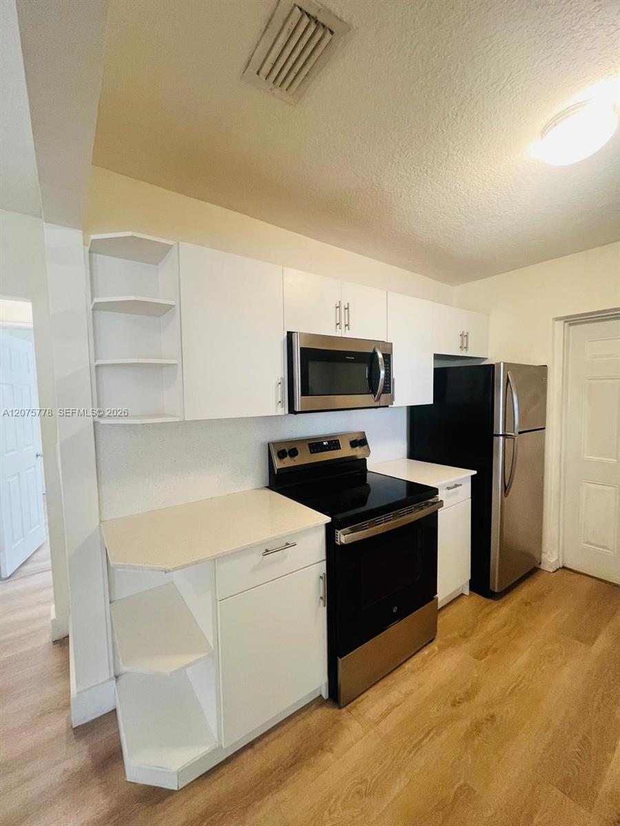 2000 Monroe St # 14 — Photo 2