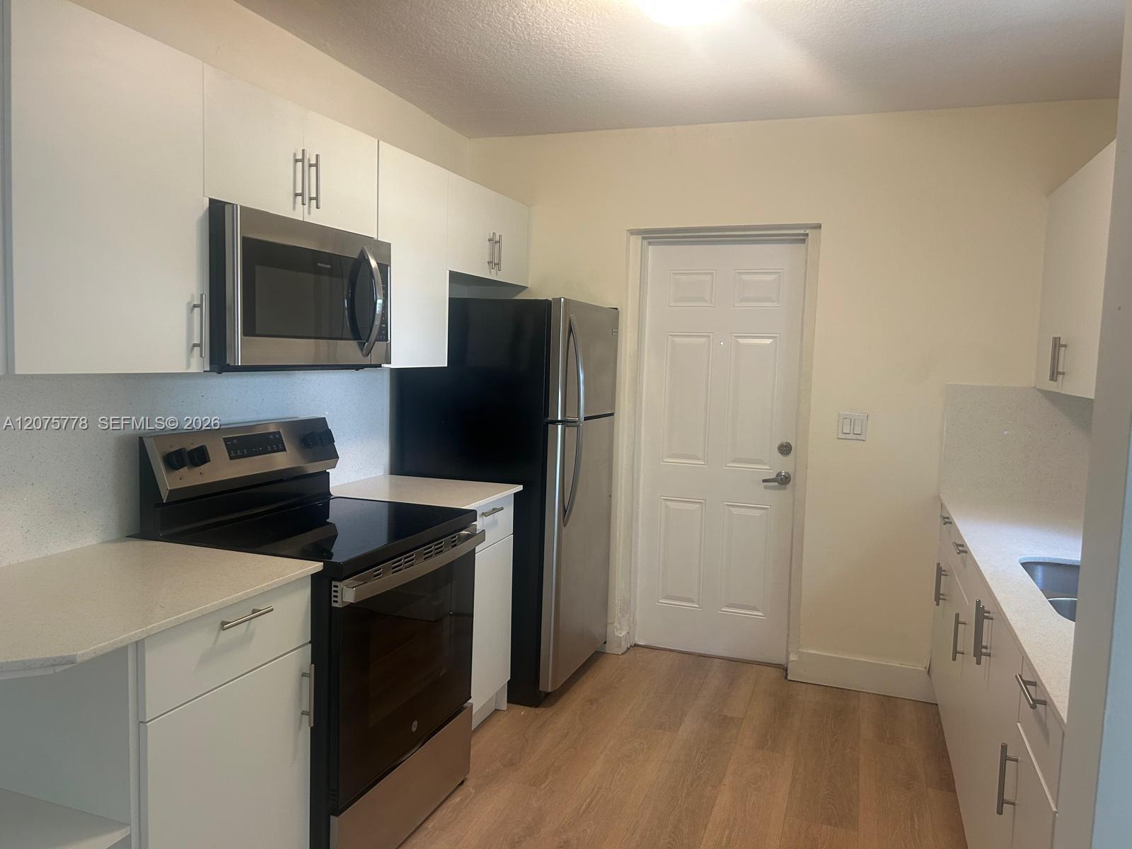 2000 Monroe St # 14 — Photo 3