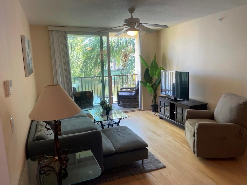 712 VILLA Circle, Boynton Beach FL 33435
