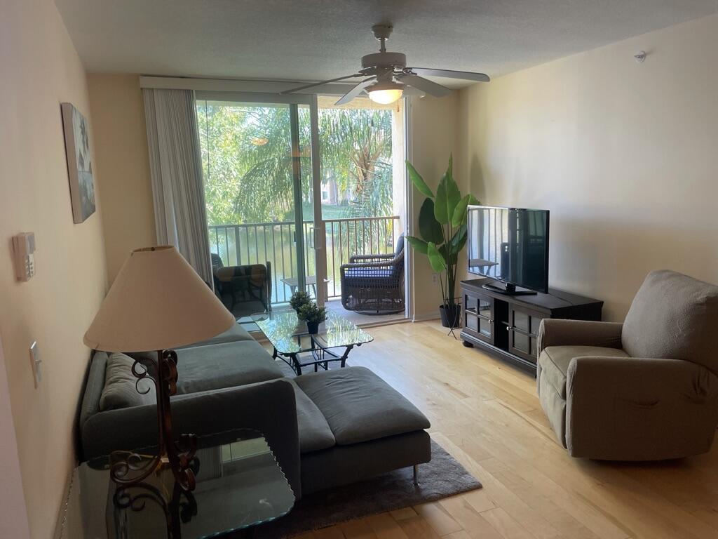 712 VILLA Circle, Boynton Beach FL 33435