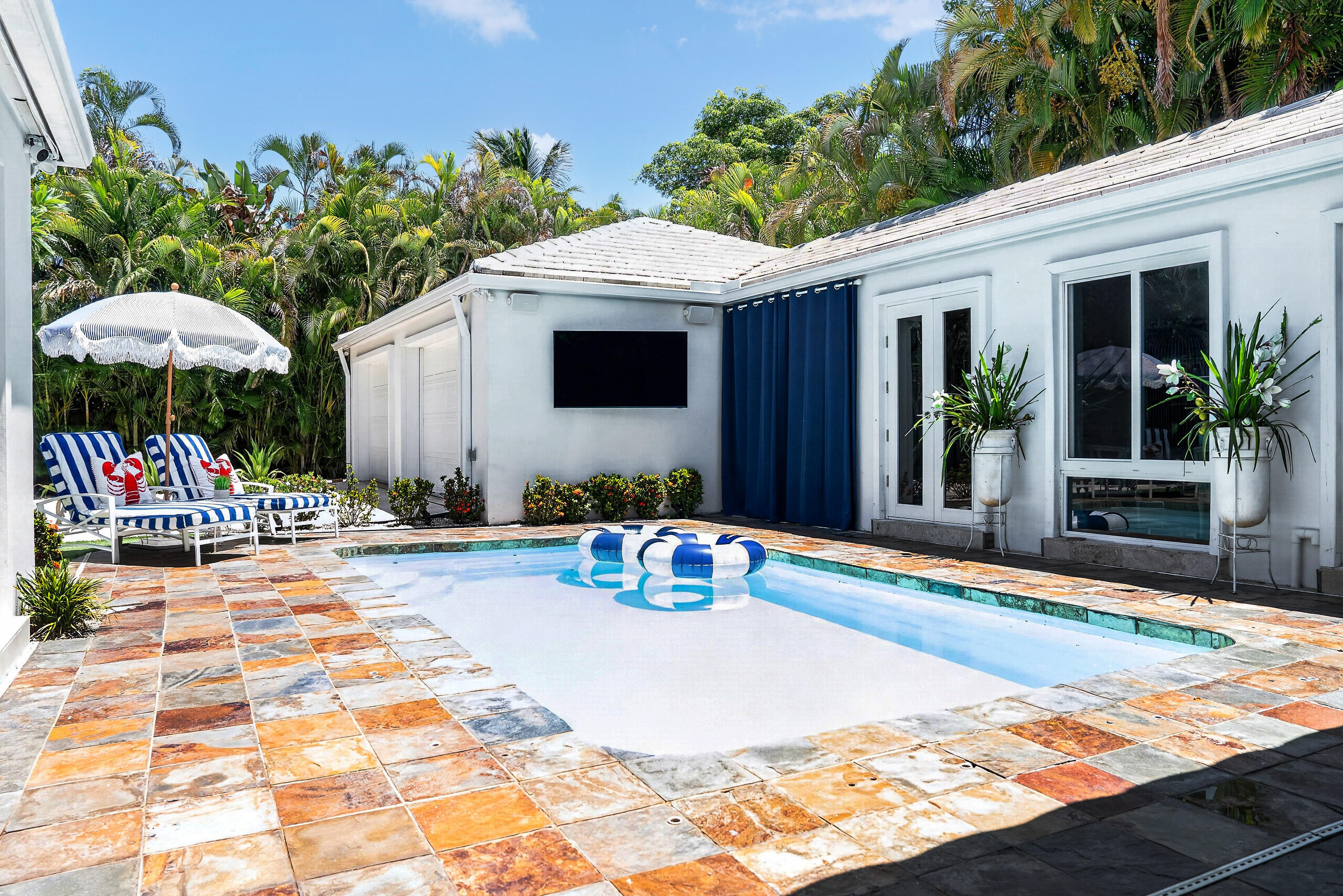 714 S Atlantic Drive — Photo 3