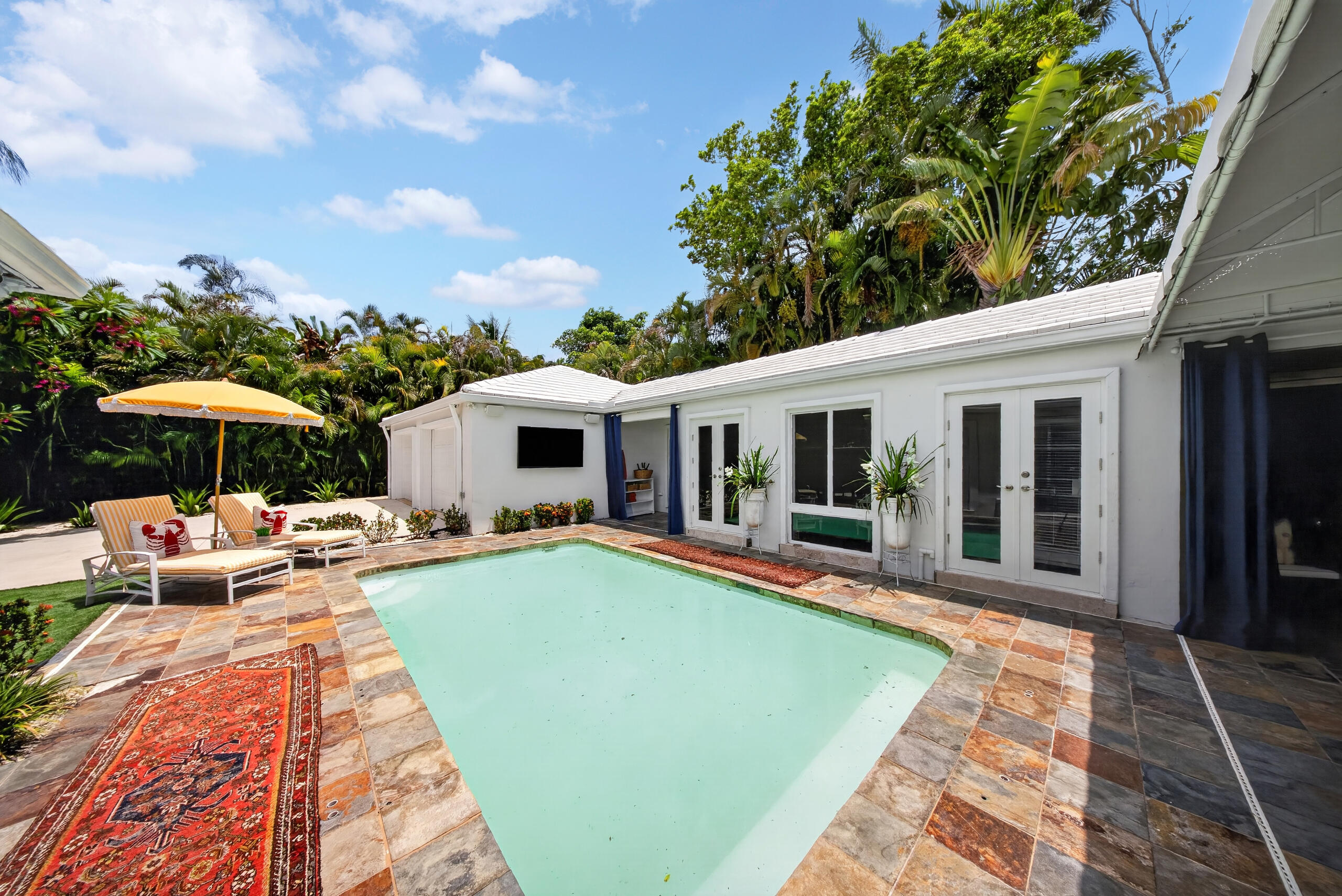 714 S Atlantic Drive — Photo 4