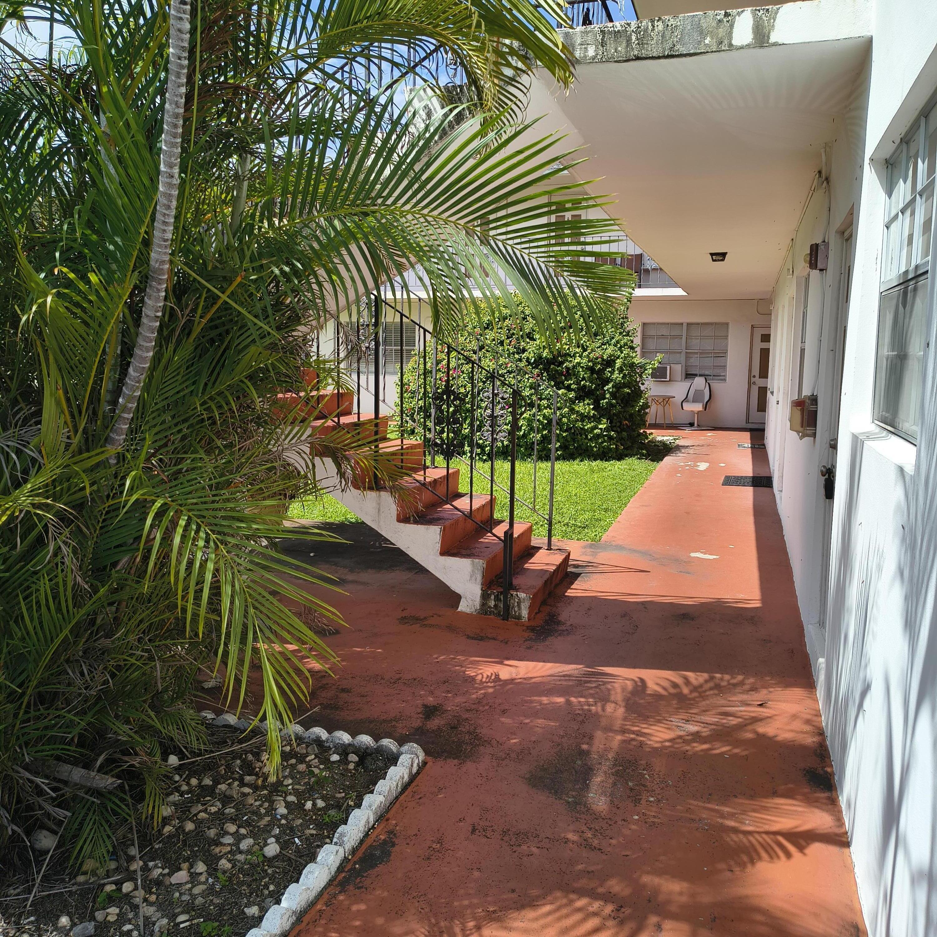 1825 CLEVELAND Street # 2, Hollywood FL 33020