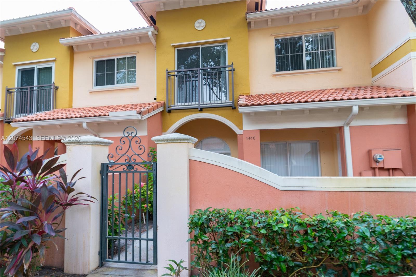 1410 S Santa Catalina Cir — Photo 3