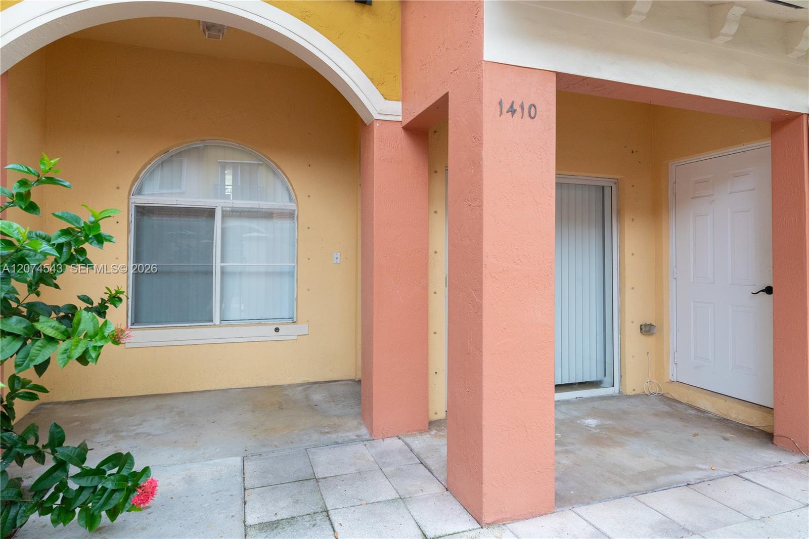 1410 S Santa Catalina Cir — Photo 5