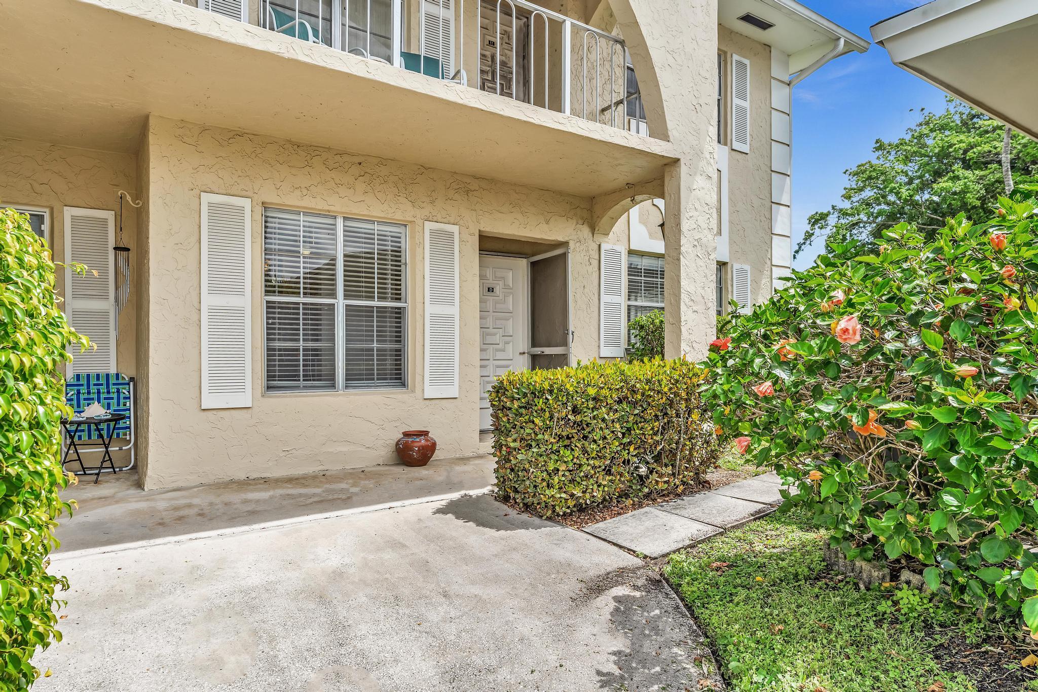 13721 FLORA Place # D — Photo 2