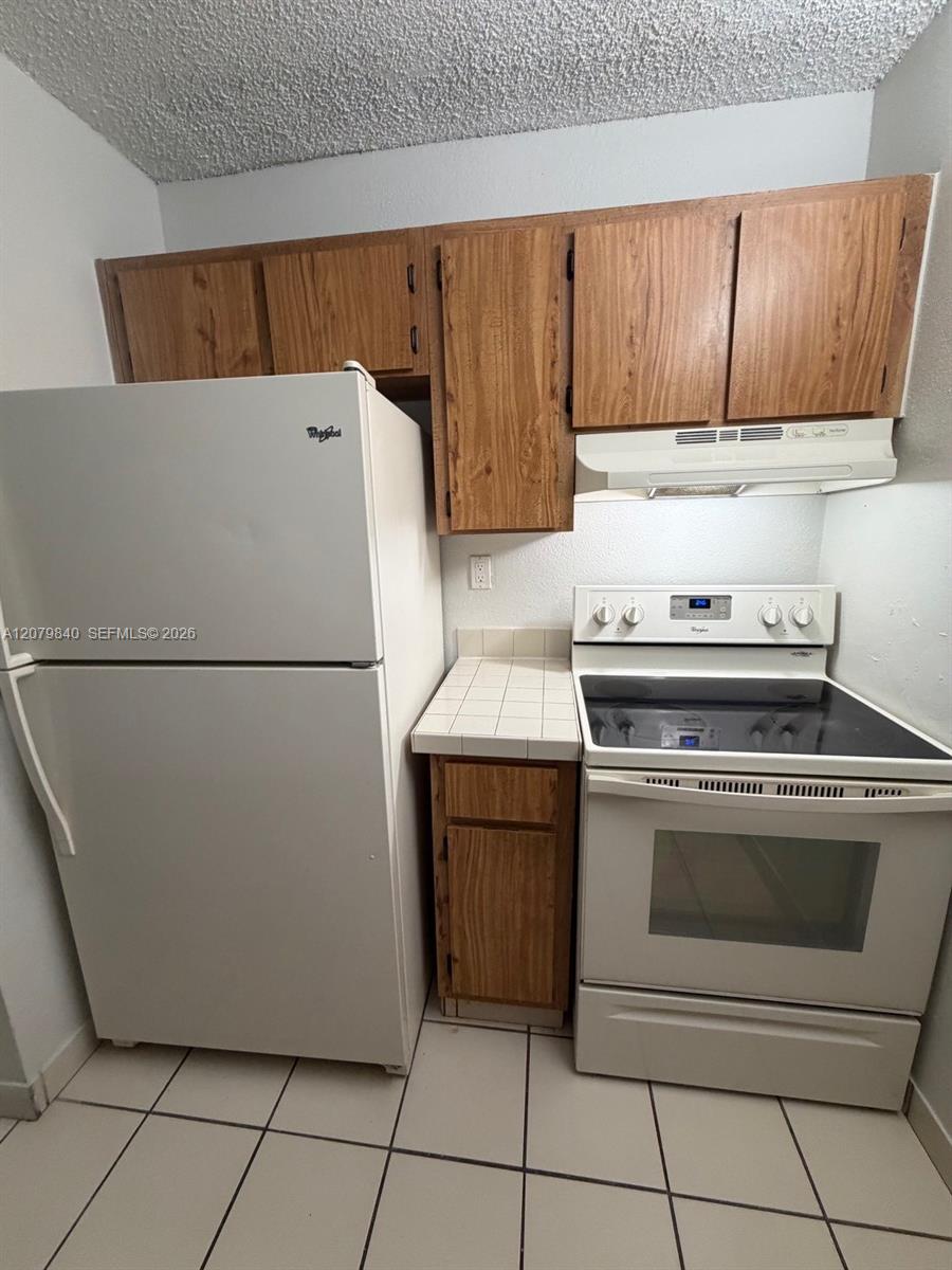 2771 Riverside Dr # A — Photo 4