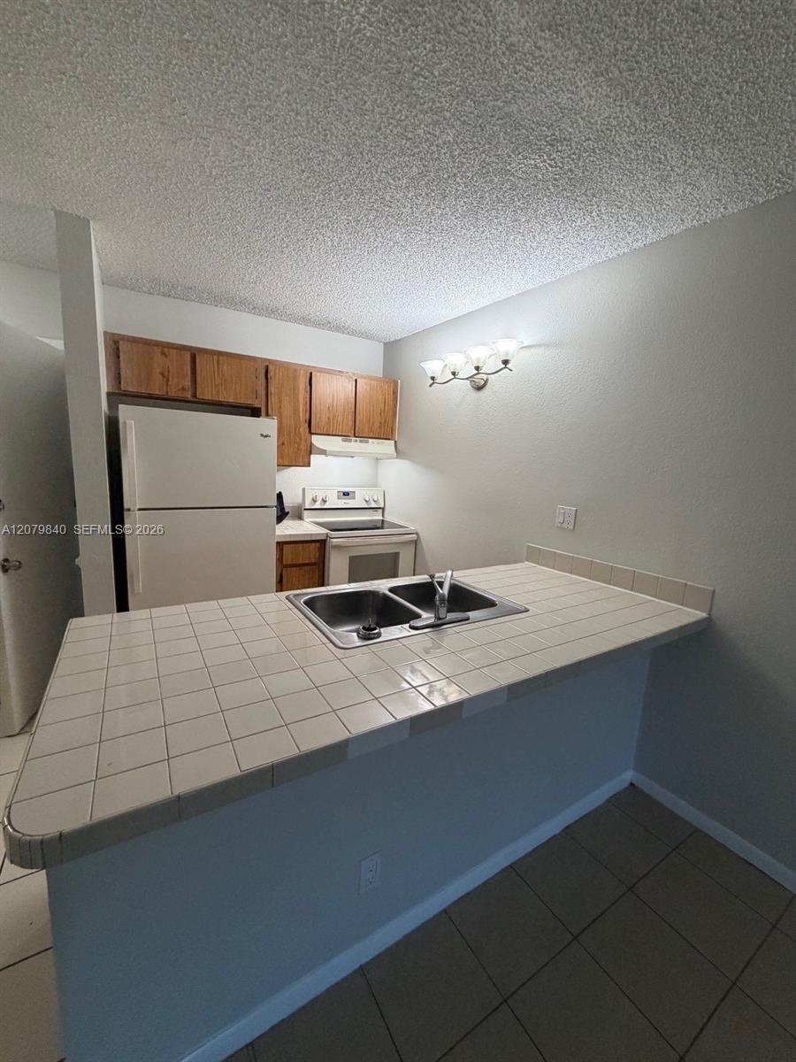 2771 Riverside Dr # A — Photo 5