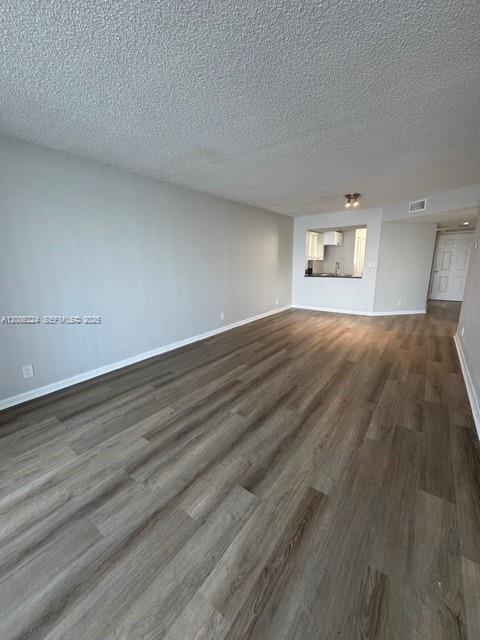 116 Lake Emerald Dr # 202 — Photo 2