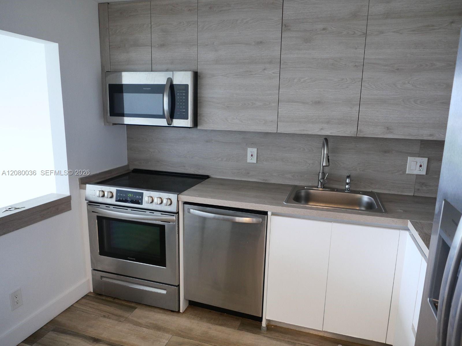 13499 Biscayne Blvd # PH1701 — Photo 4