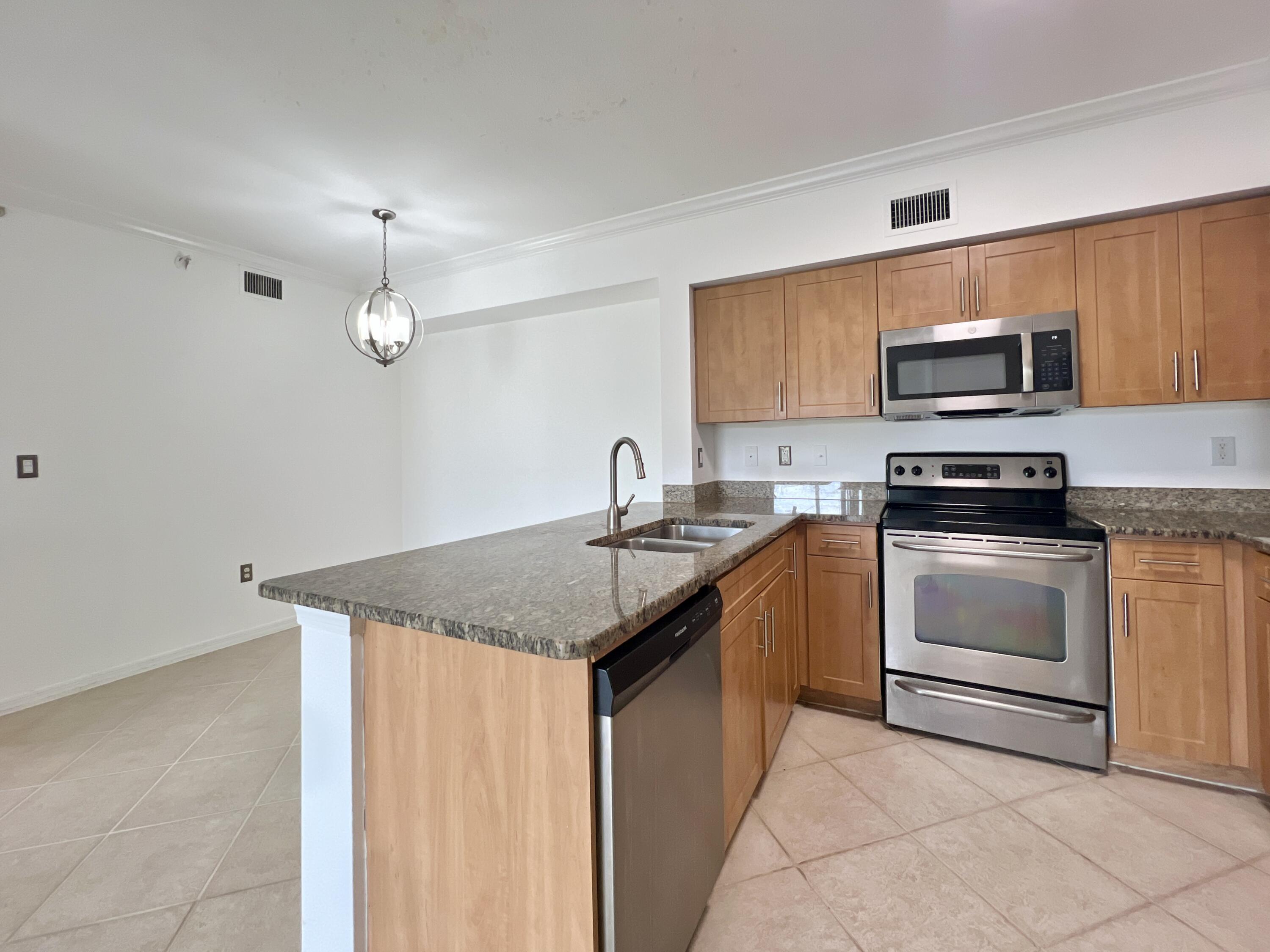 6450 Emerald Dunes Drive # 301, West Palm Beach FL 33411