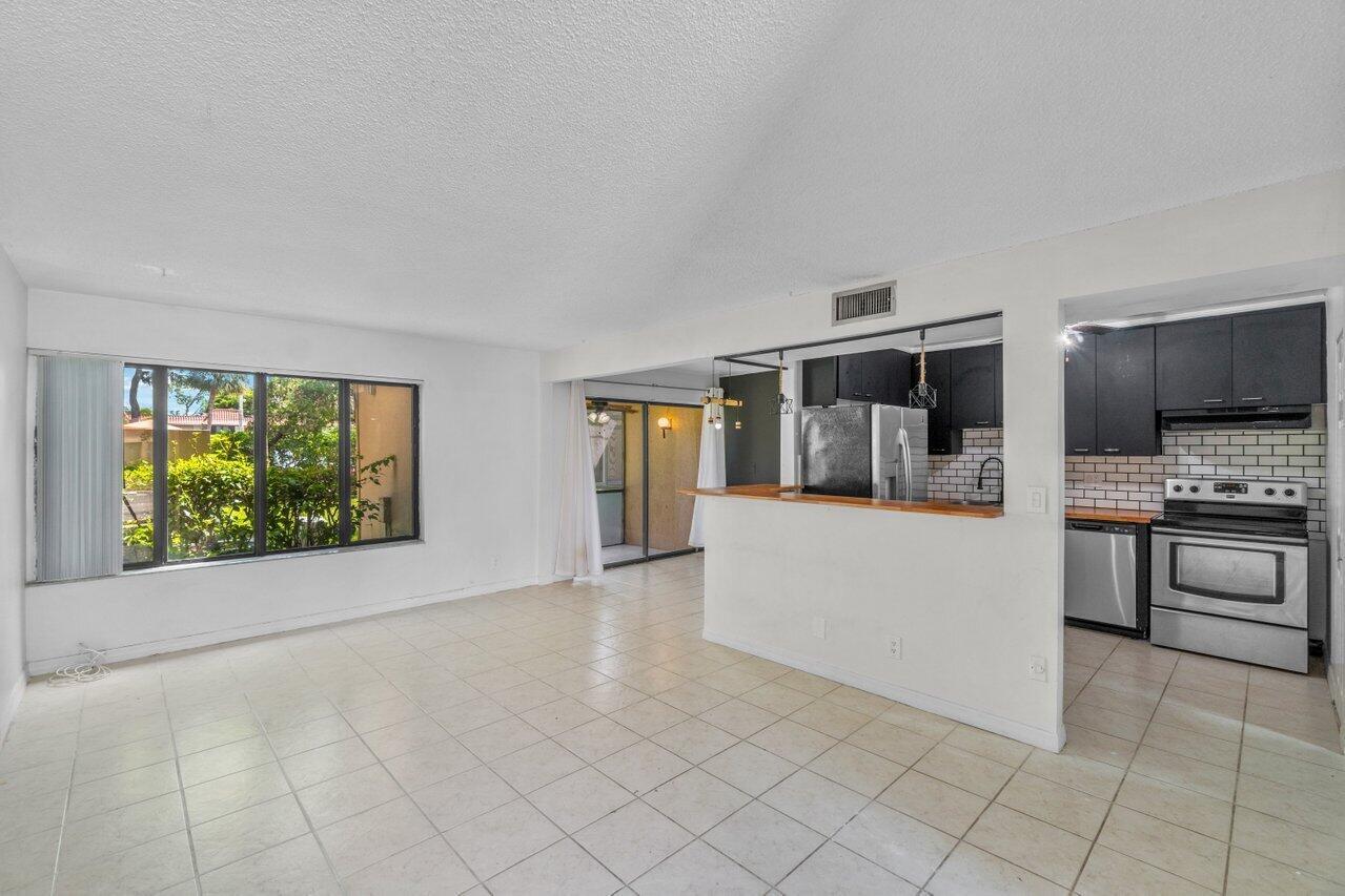 1149 NW 13th Street # 5 — Photo 3