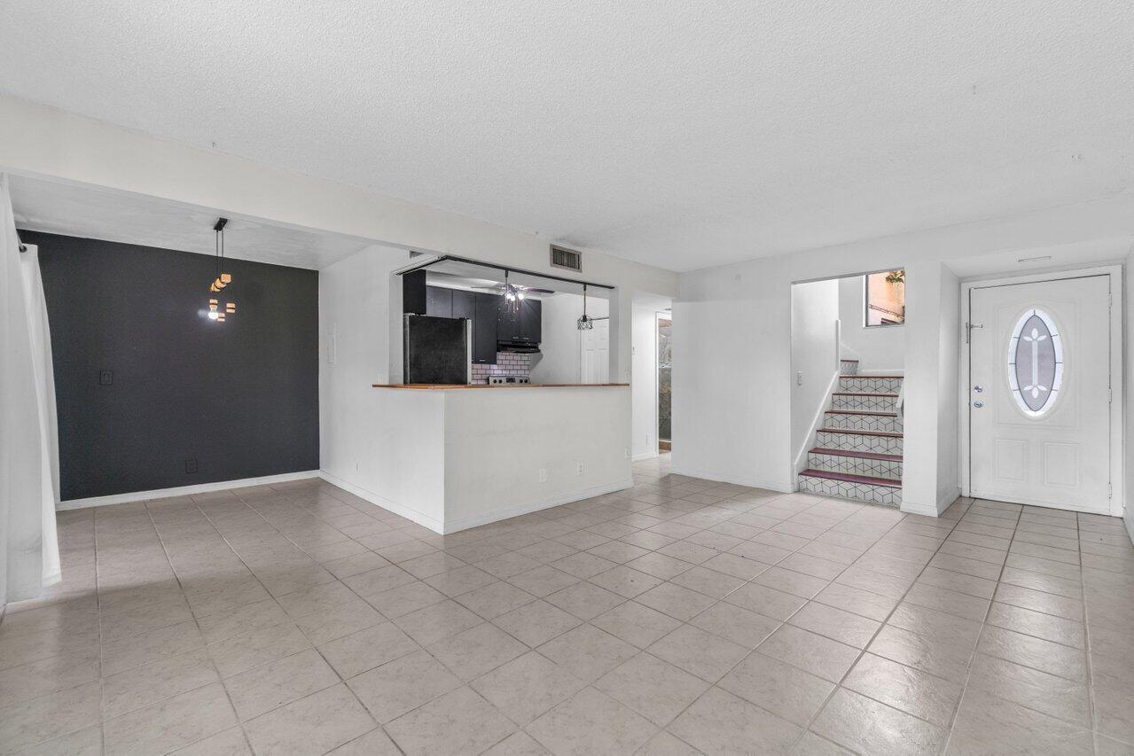 1149 NW 13th Street # 5 — Photo 2