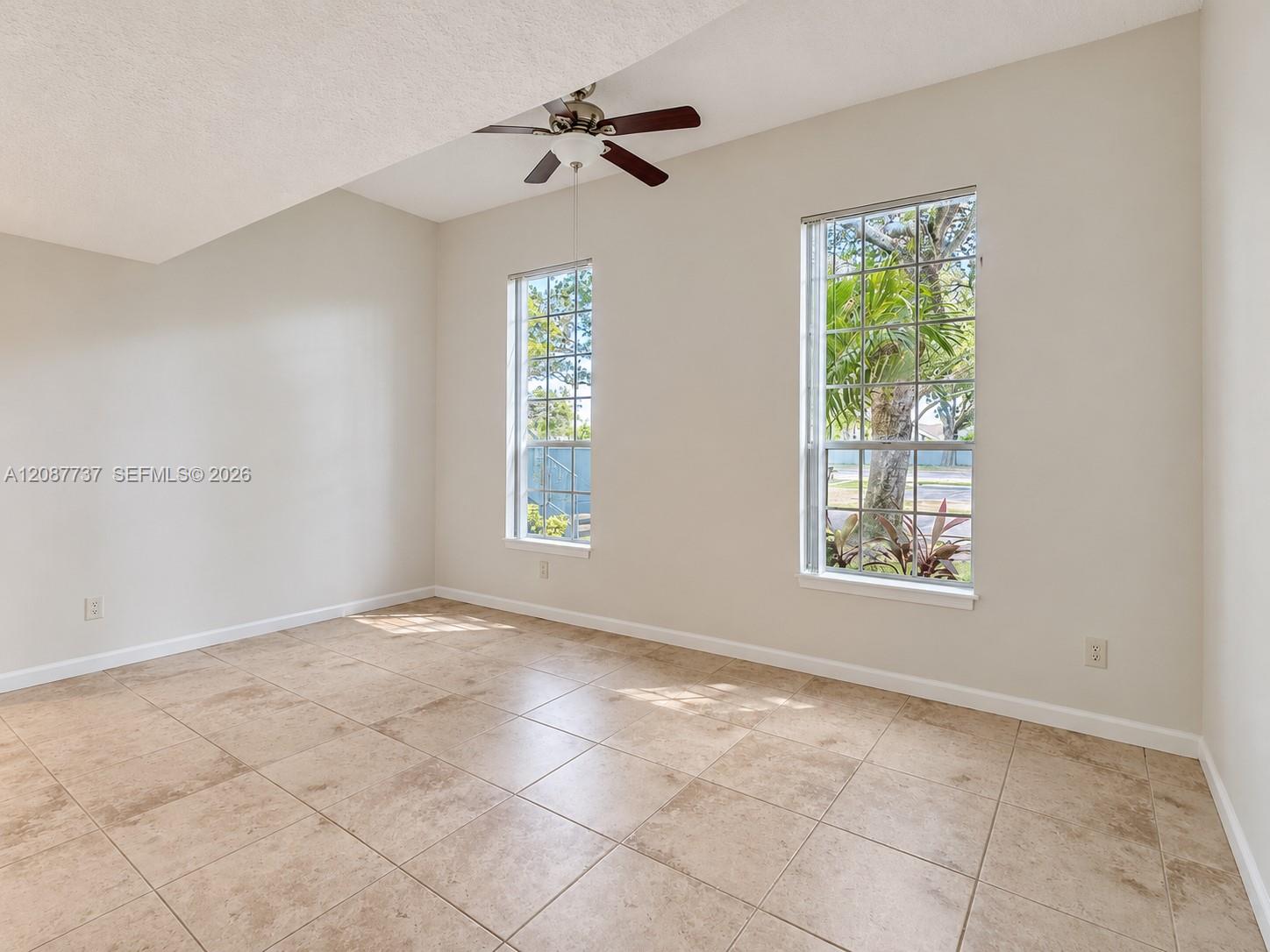 1275 Crystal Way # E — Photo 3