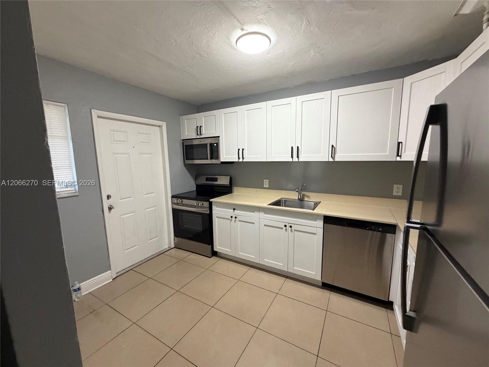 1516 SW 5th Pl # 4 — Photo 5