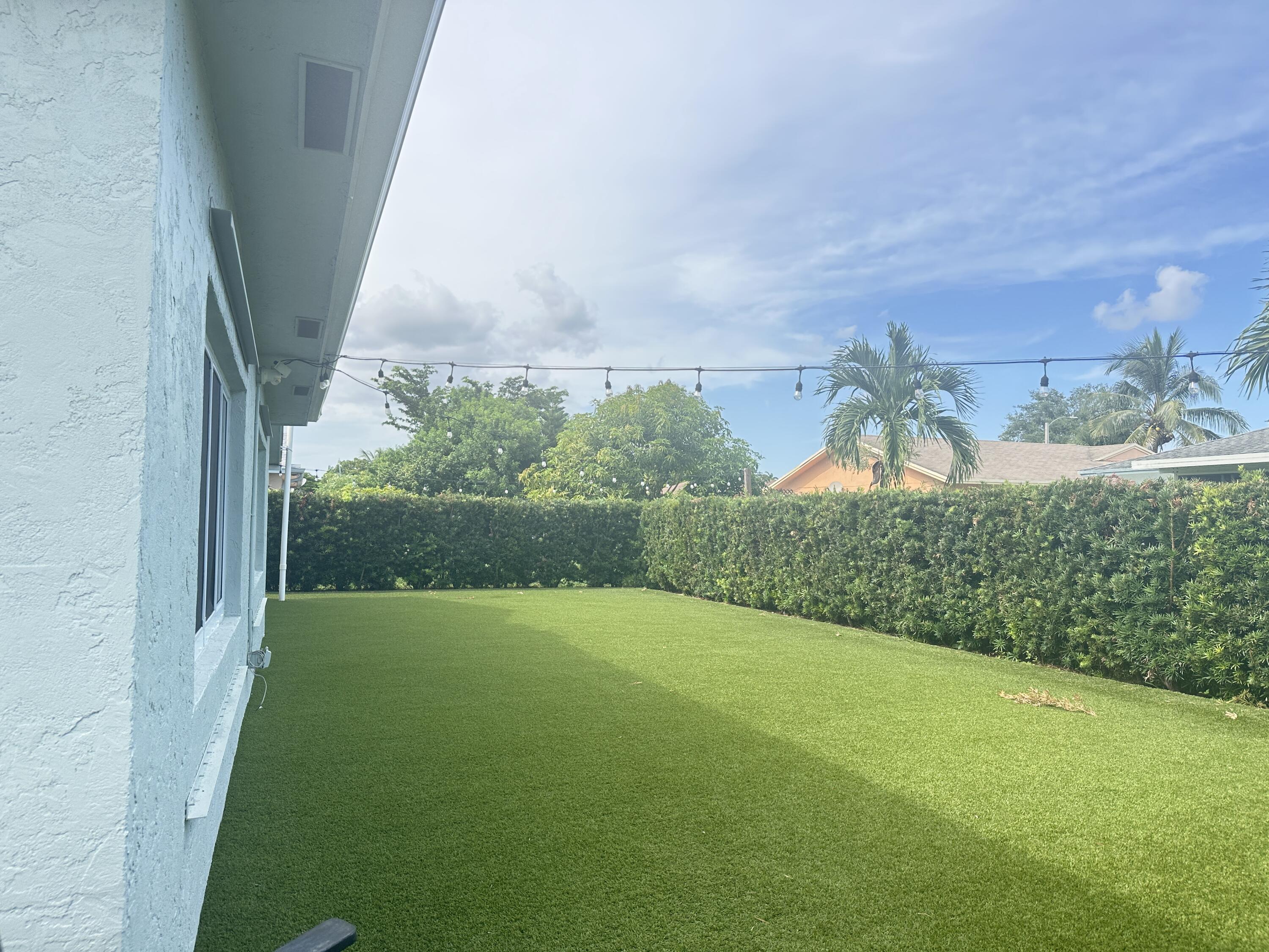 7008 NW 99th Avenue — Photo 3