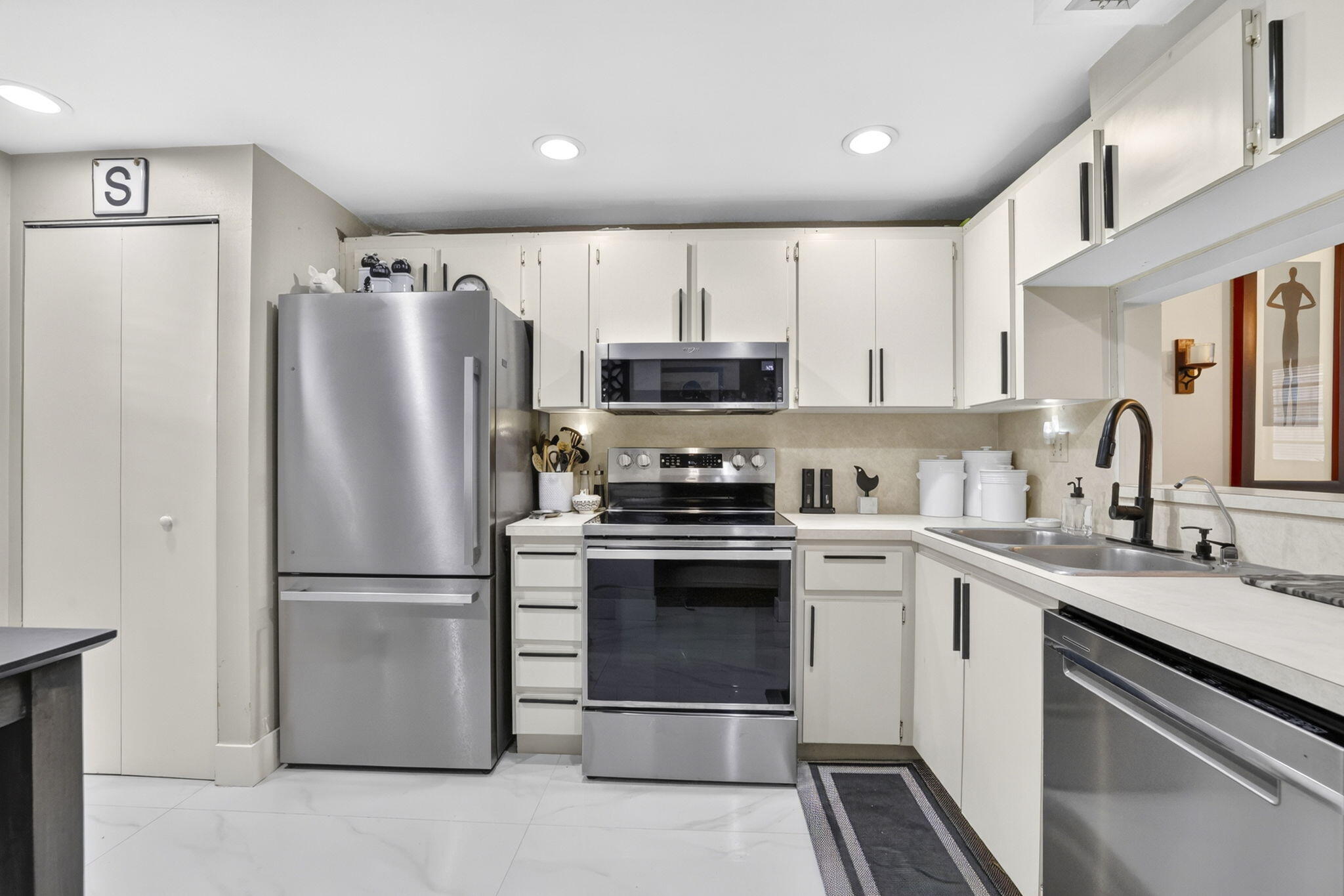 1000 COLONY POINT Circle # 108 — Photo 4