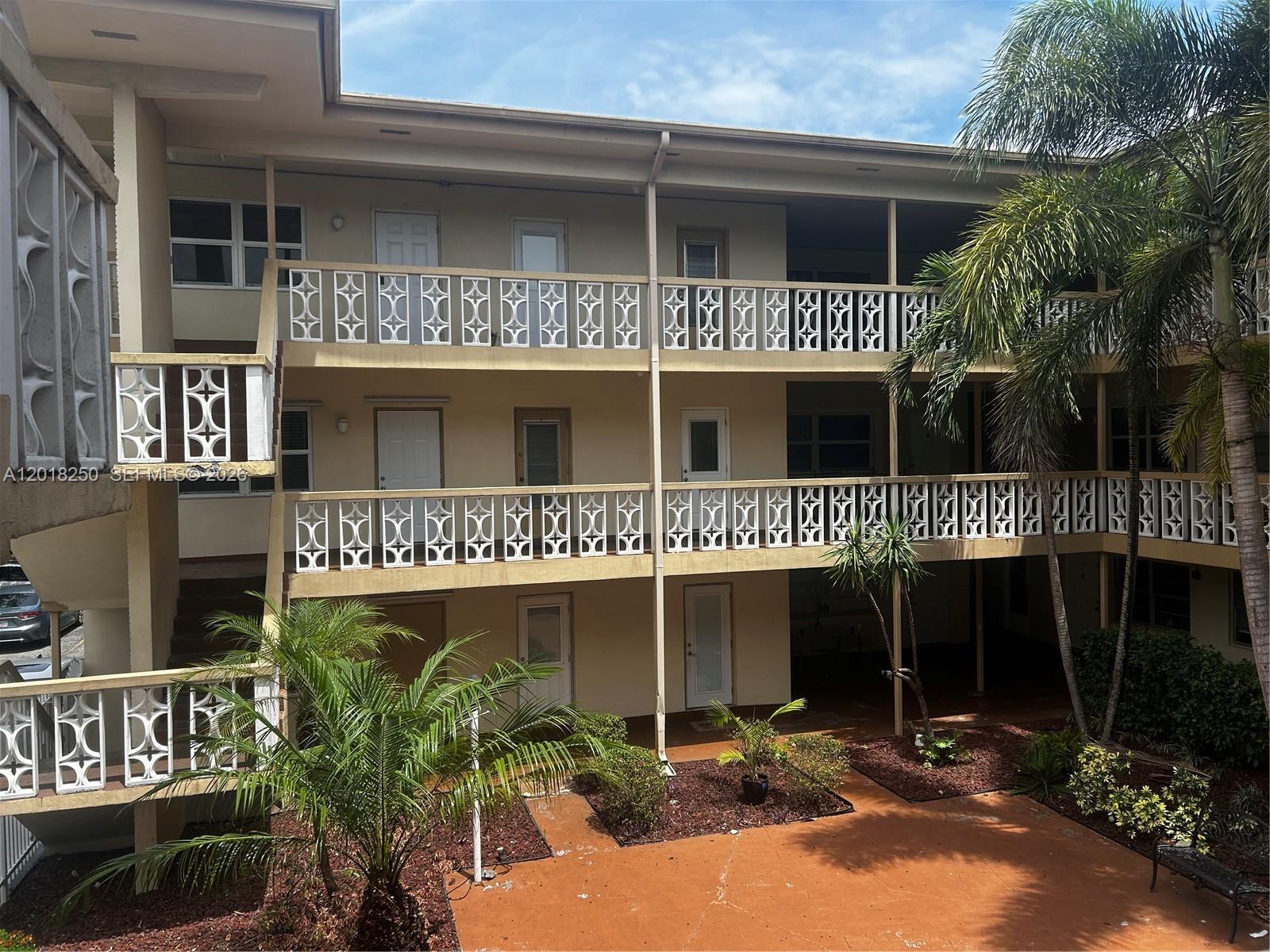 1958 Monroe St # 209, Hollywood FL 33020