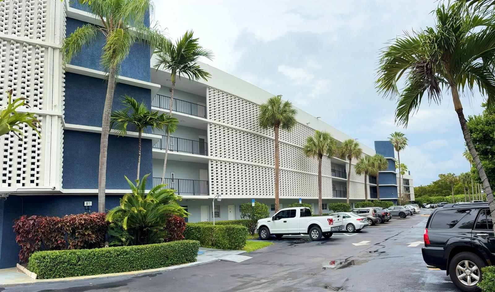 879 NE 195th Street # 227, Miami FL 33179