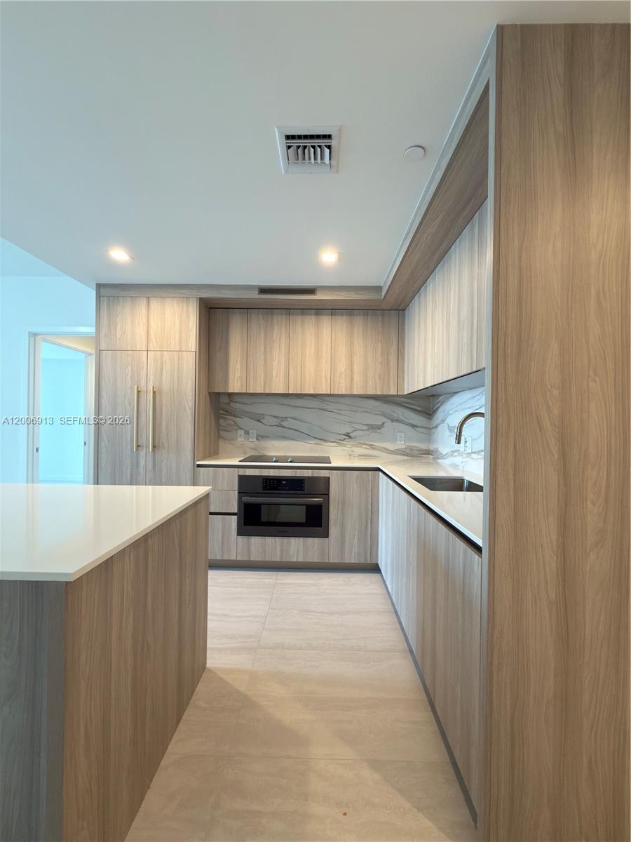 77 SE 5th St # 1602, Miami FL 33131