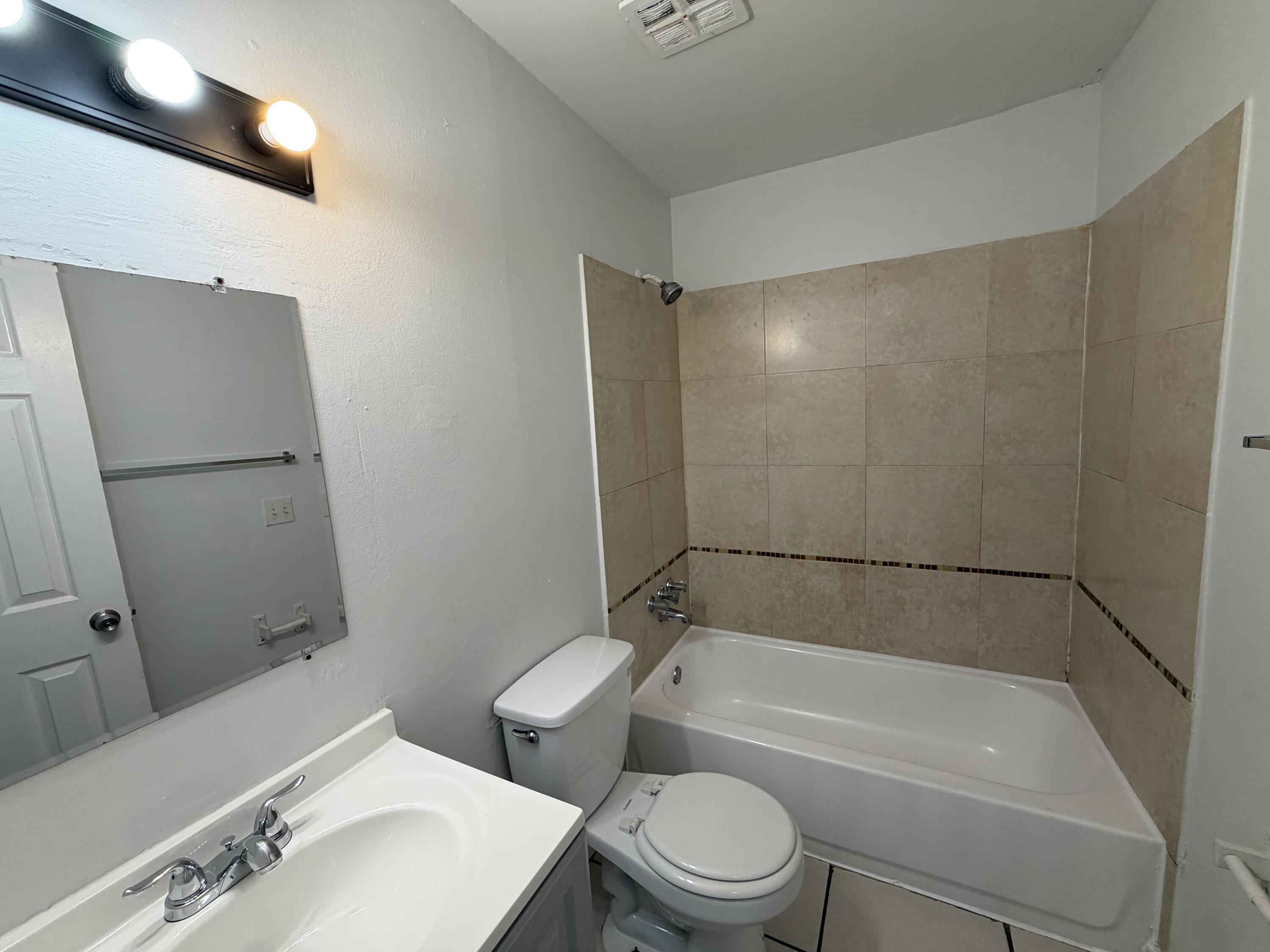 4160 NW 21st Street — Photo 5