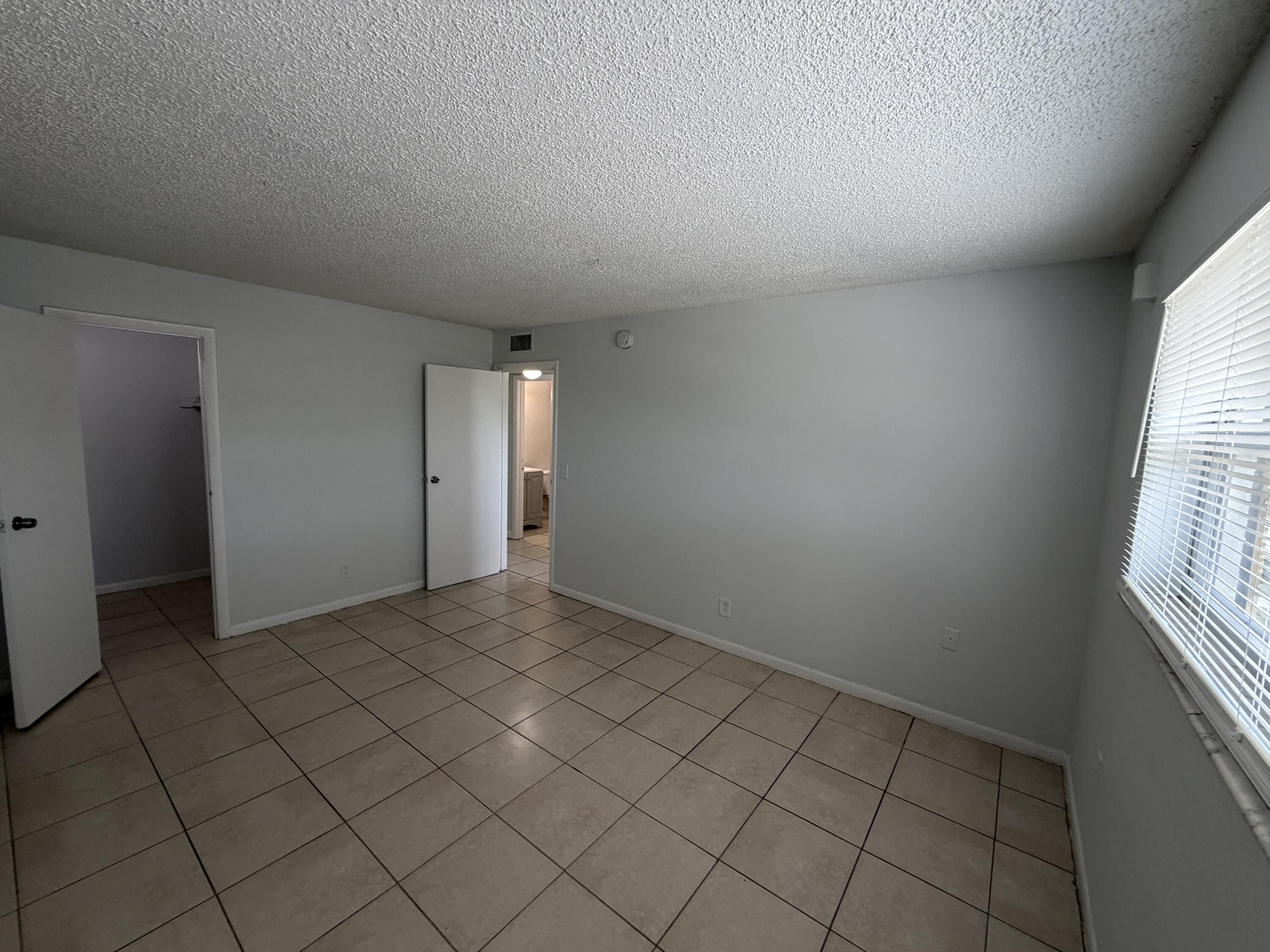 4160 NW 21st Street — Photo 2