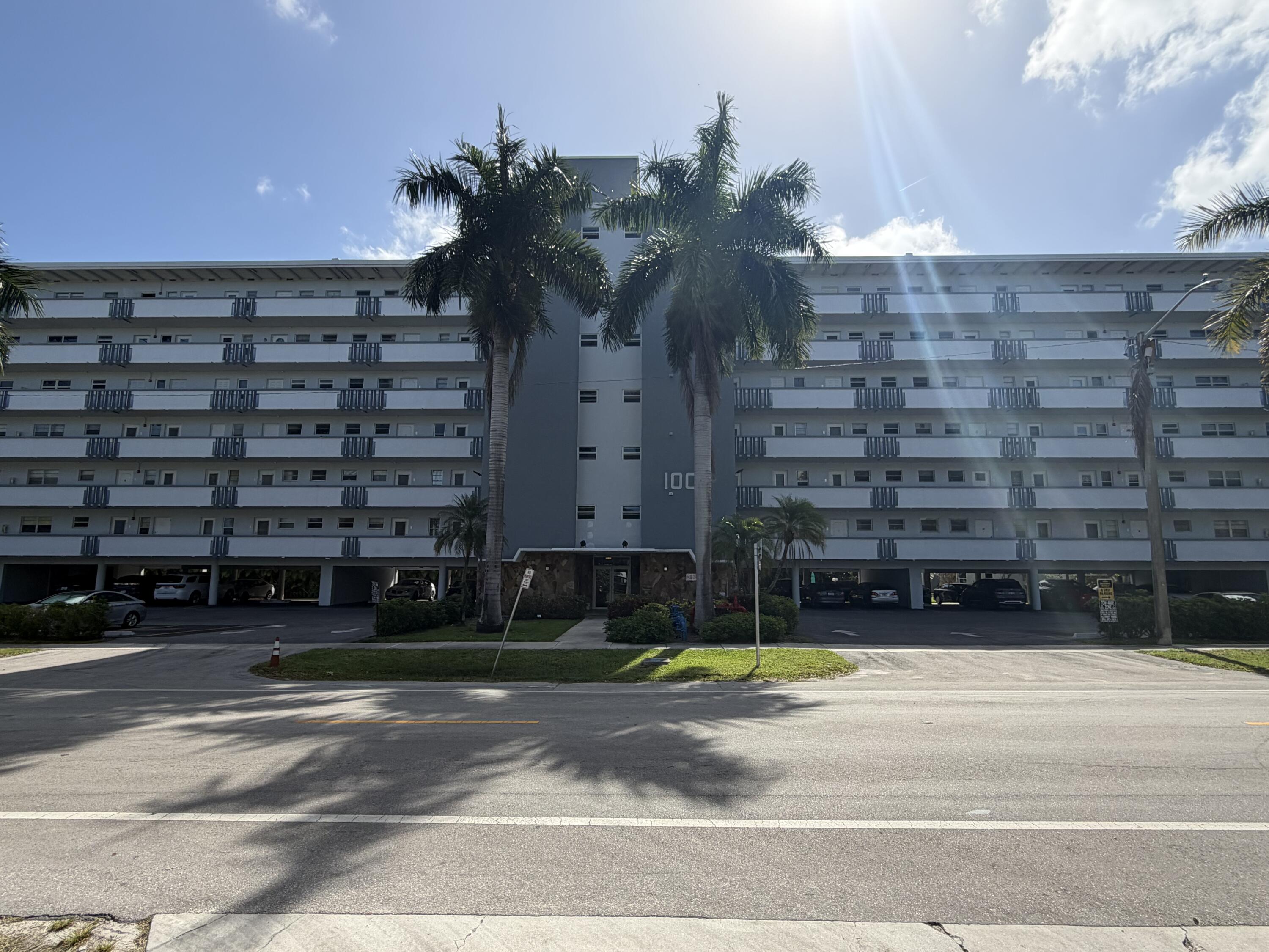1000 NE 14th Avenue # 304, Hallandale Beach FL 33009
